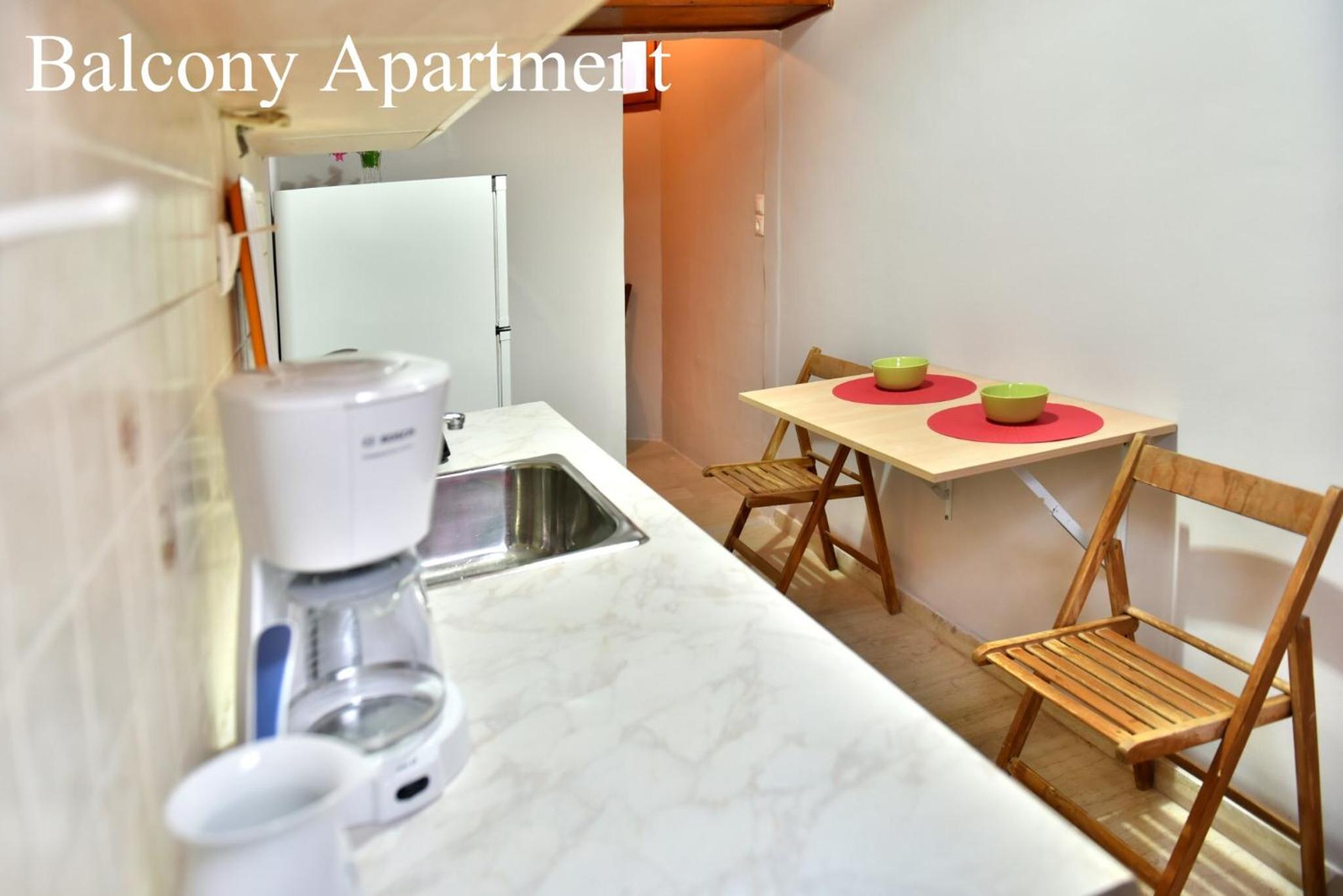 Apartment with Balcony photo 3