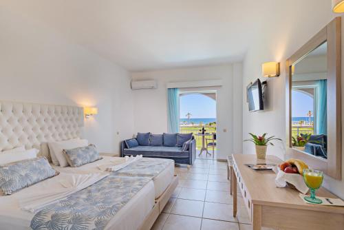 Double Room with Balcony and Sea View
