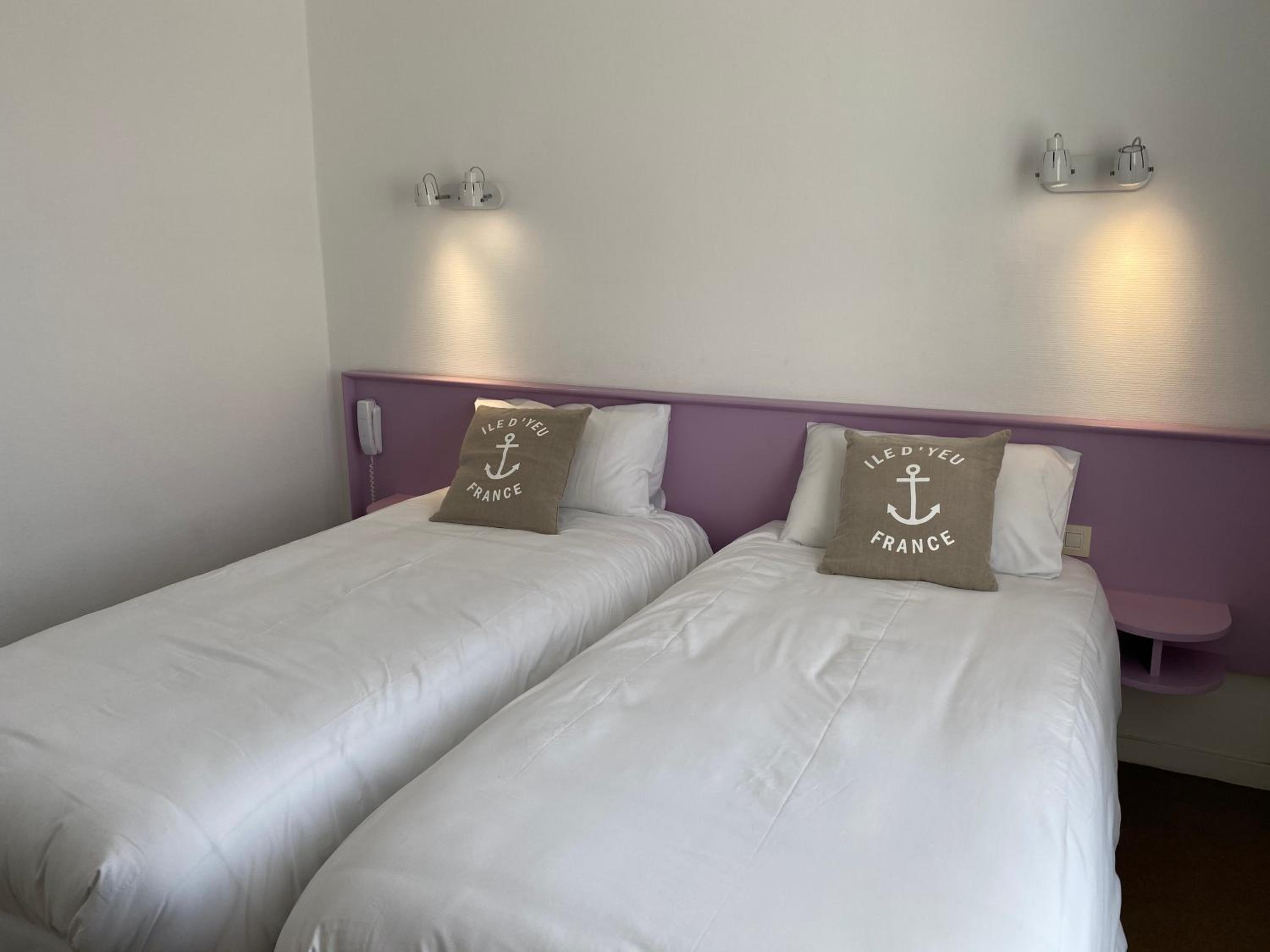 Standard Twin Room