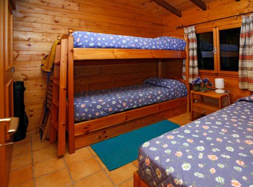 Two-Bedroom Bungalow with Patio photo 1