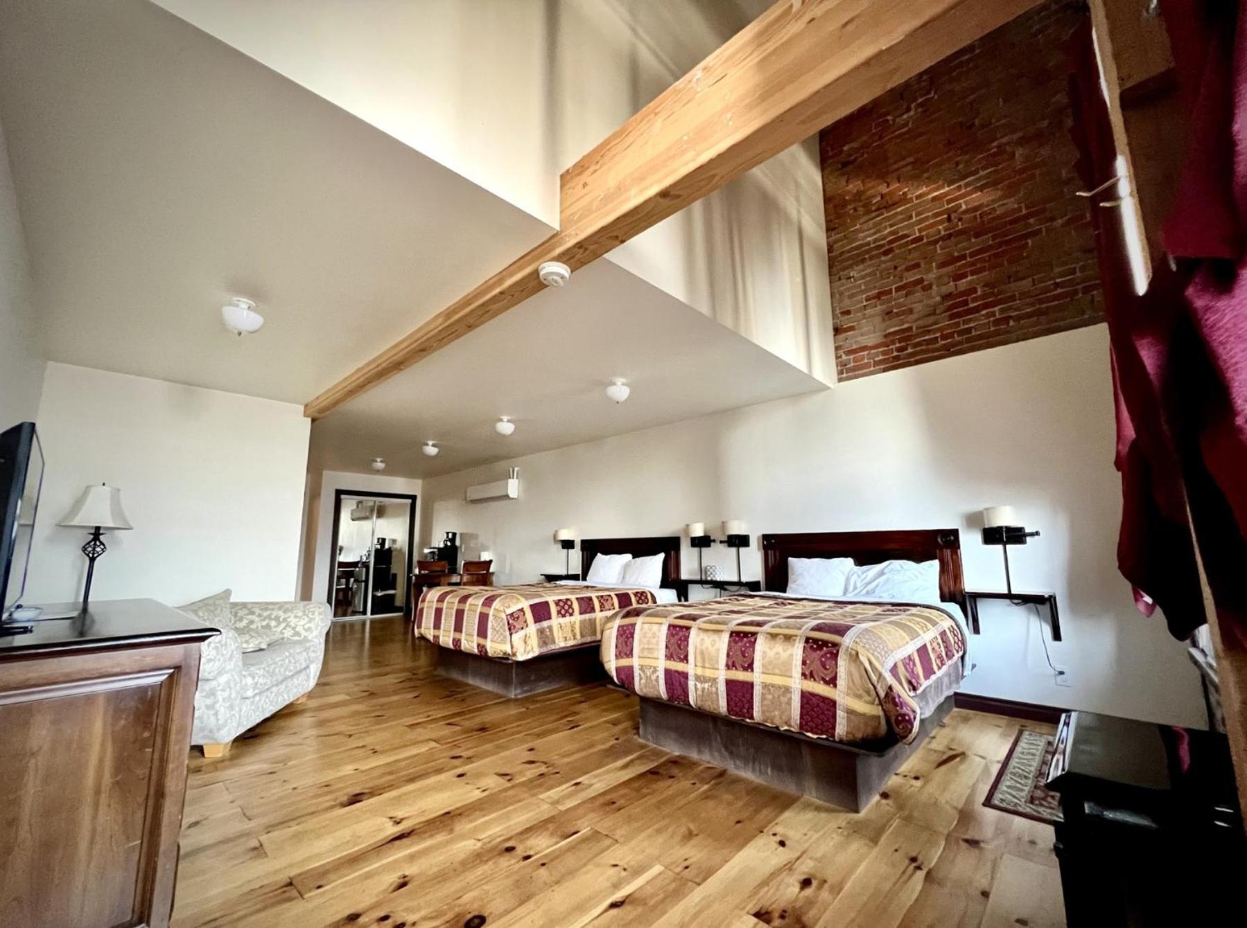 Mini Suite #1 - Ocean View- Pet Friendly photo 3