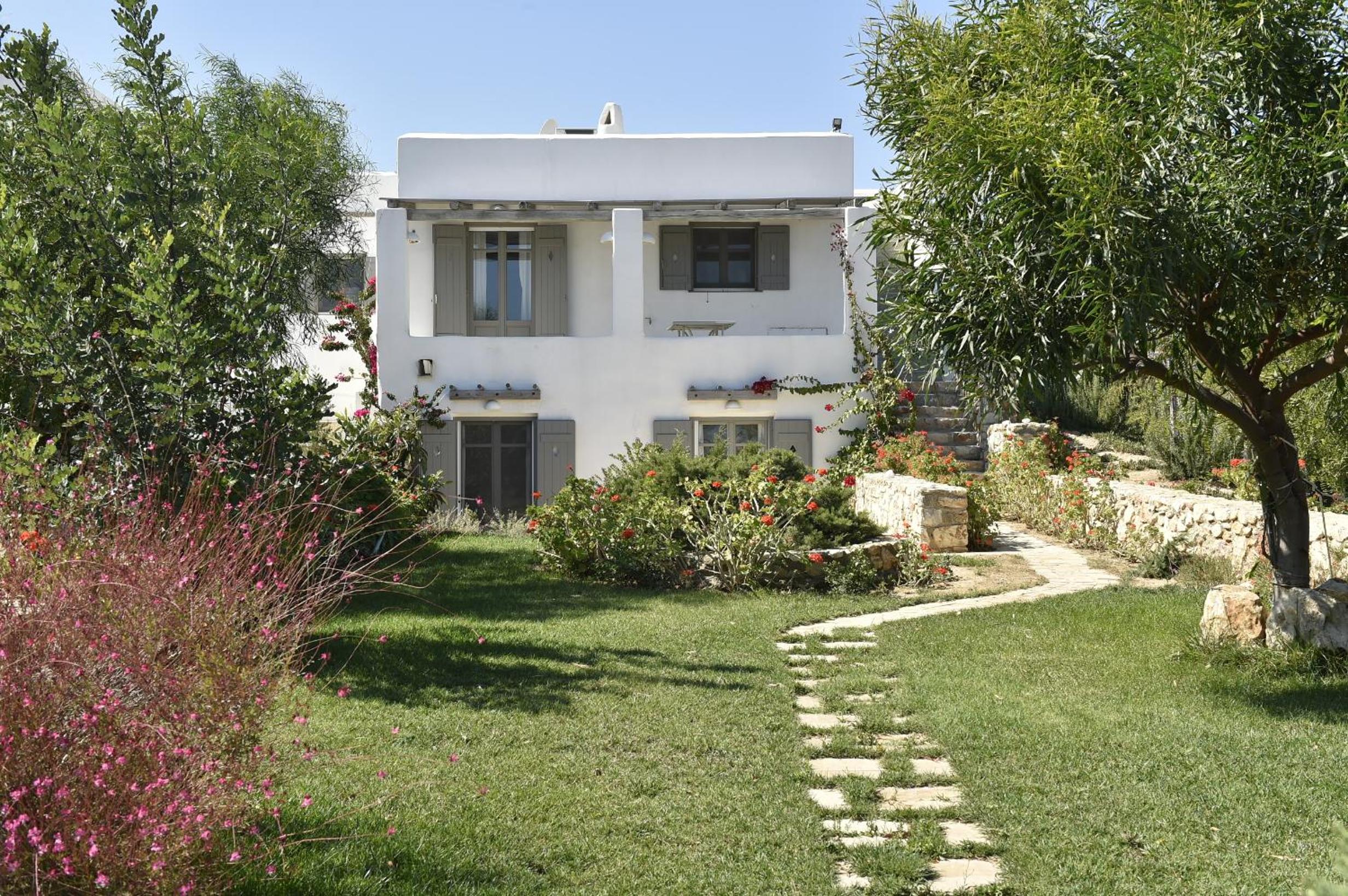 Three-Bedroom Villa (6 Adults) with Private Pool photo 2