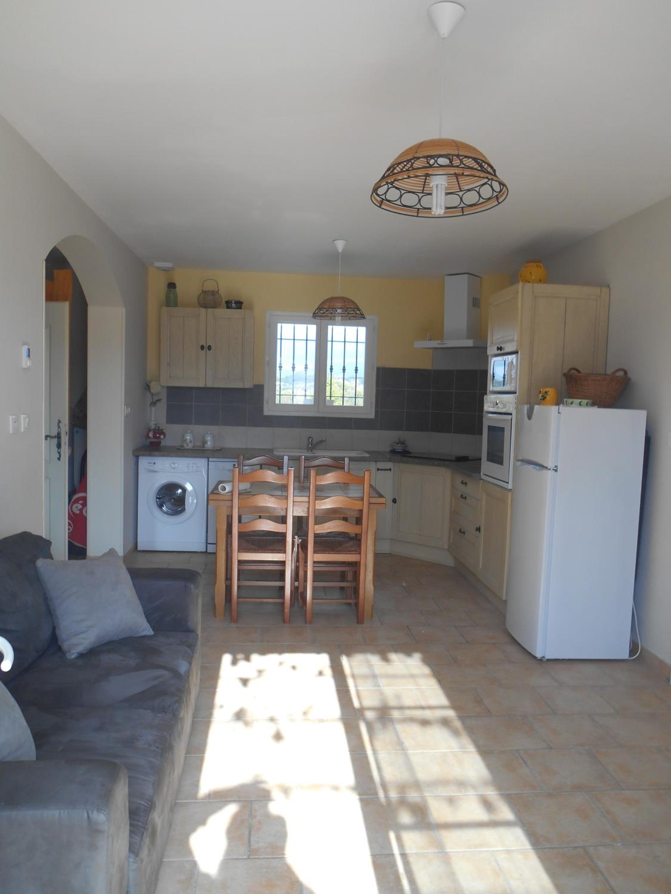 One-Bedroom House photo 1