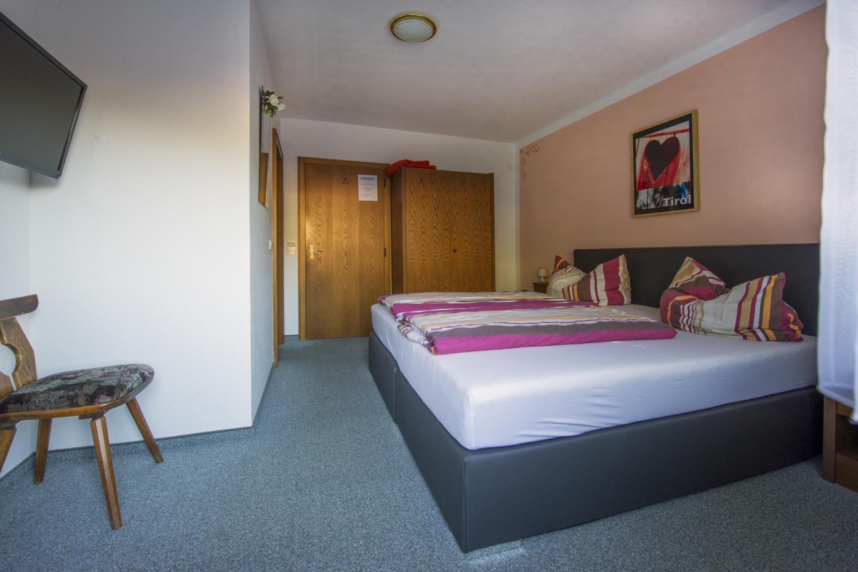 One-Bedroom Apartment with Balcony photo 3