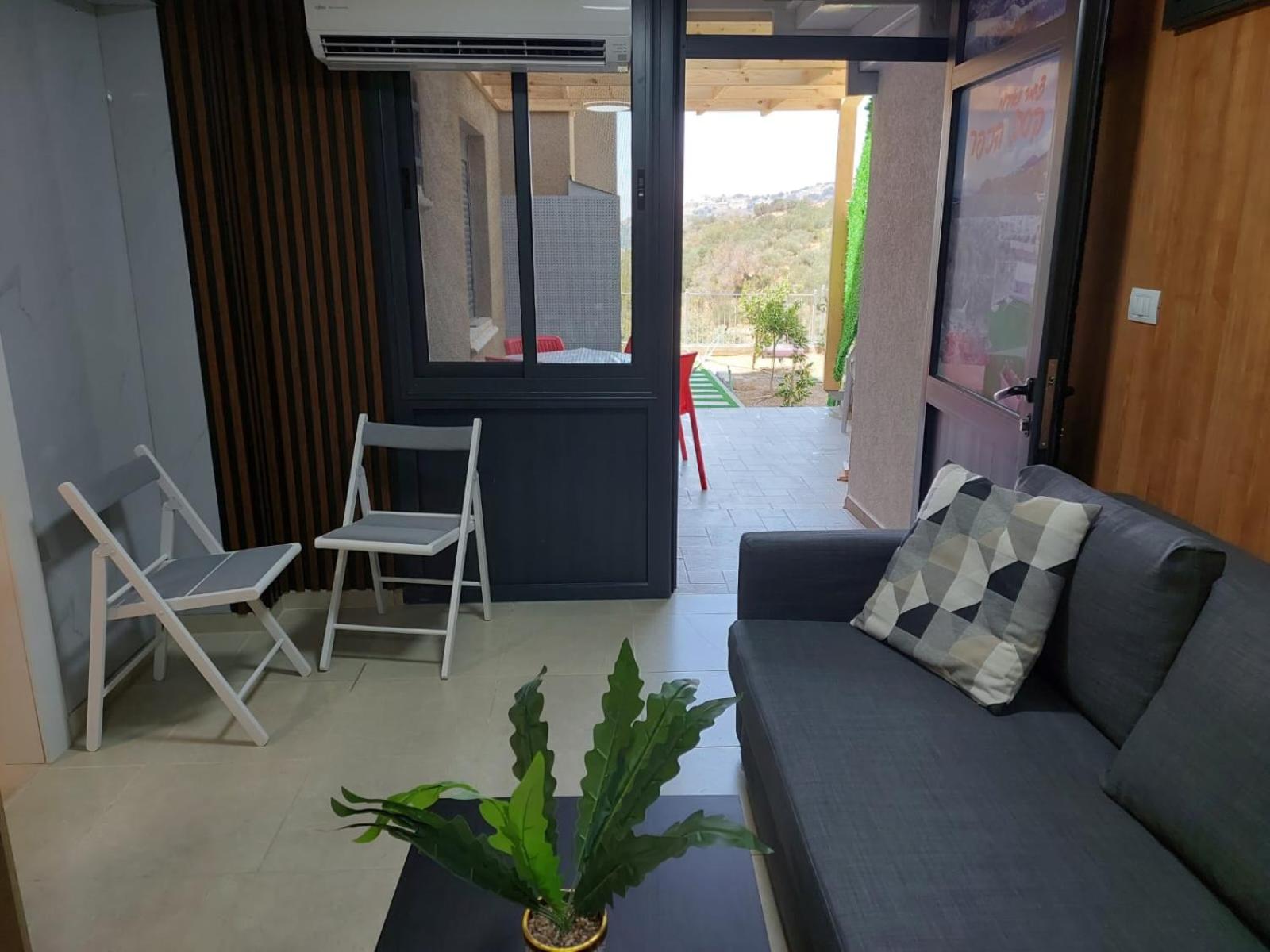 Double or Twin Room with Balcony - Photo 3