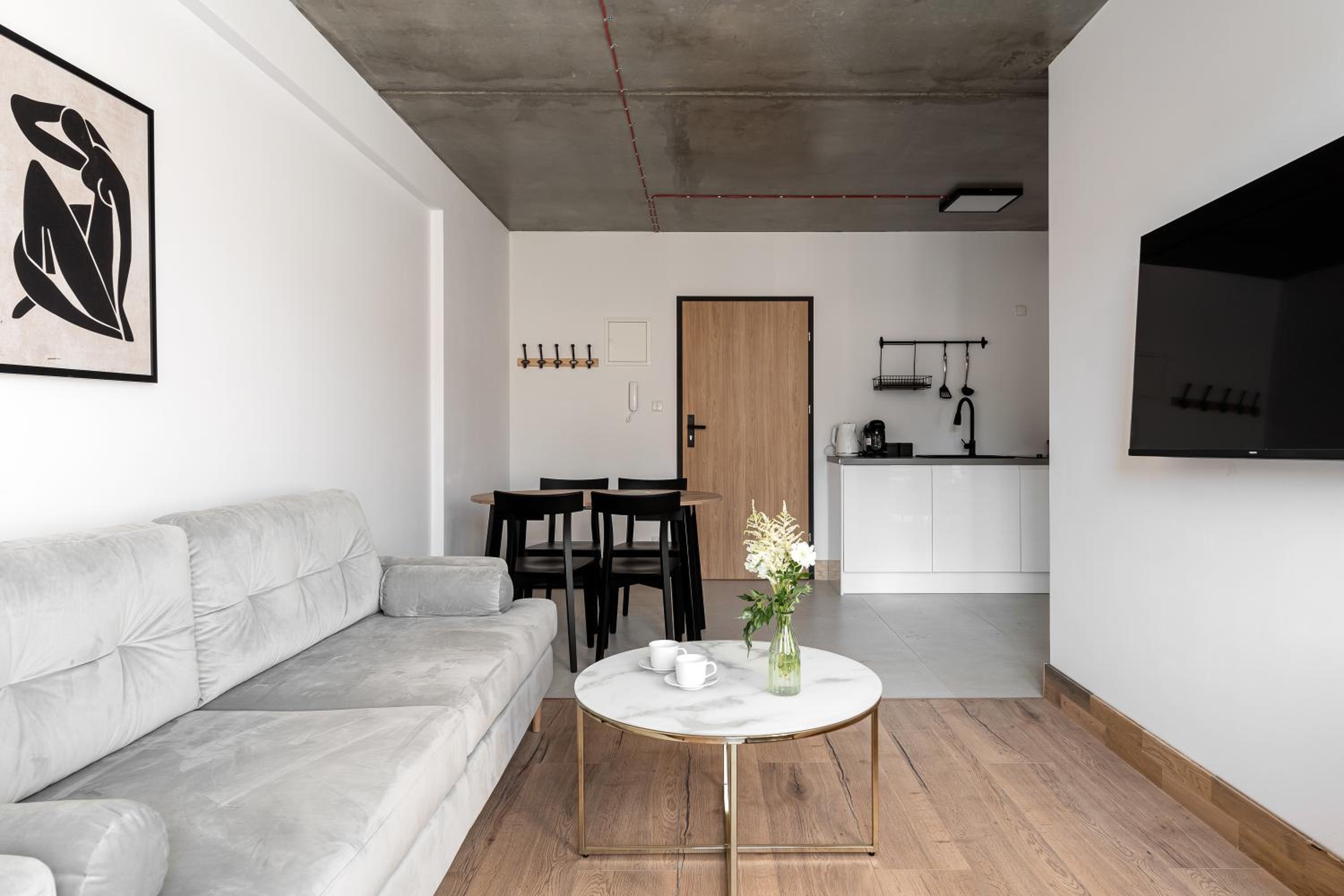 One-Bedroom Apartment