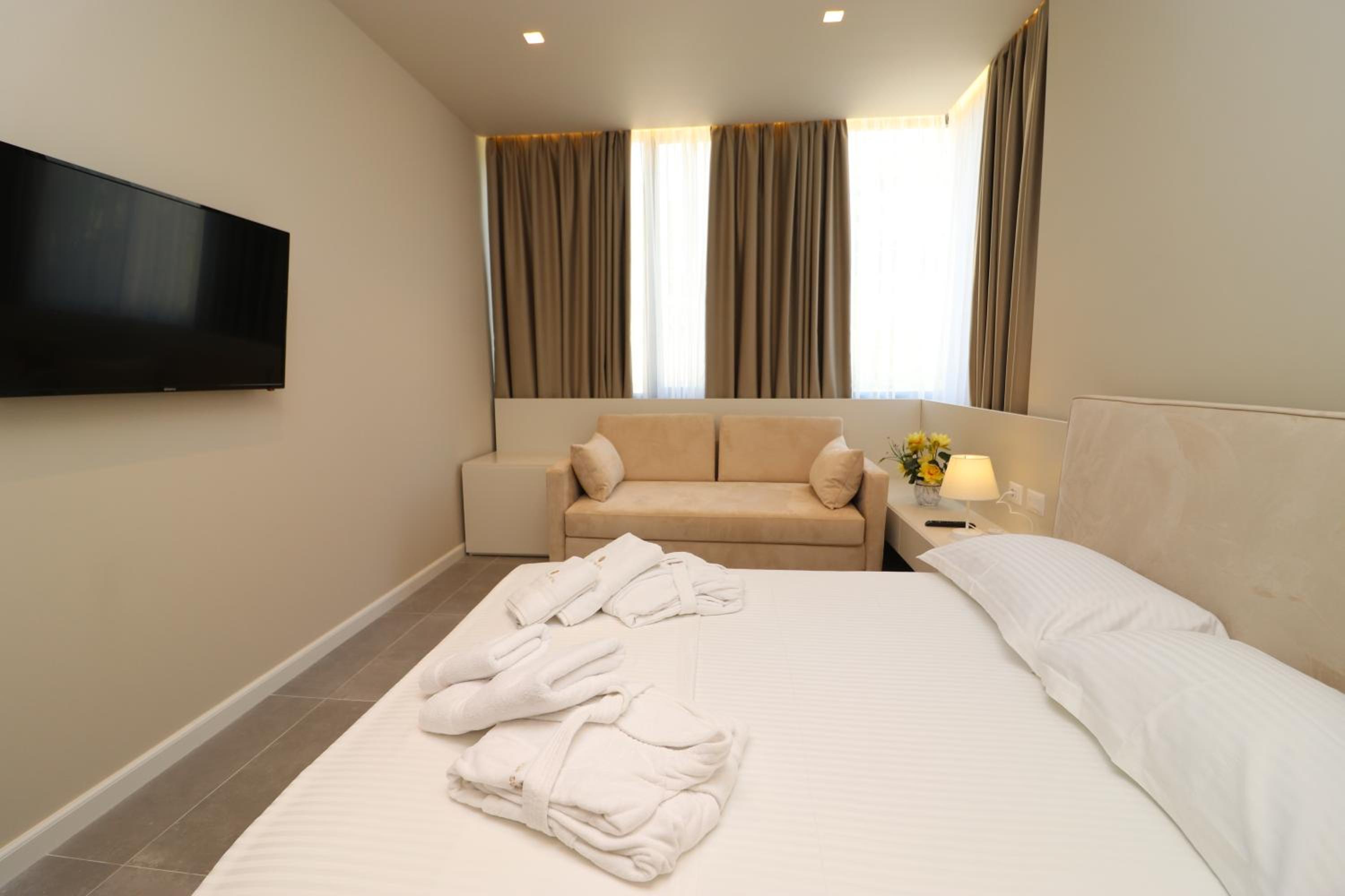 Comfort Triple Room