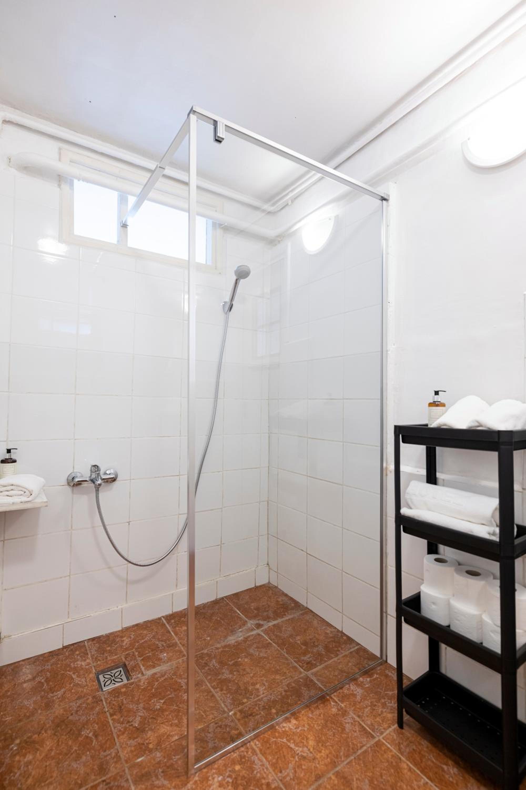 Two-Bedroom Apartment - Photo 8