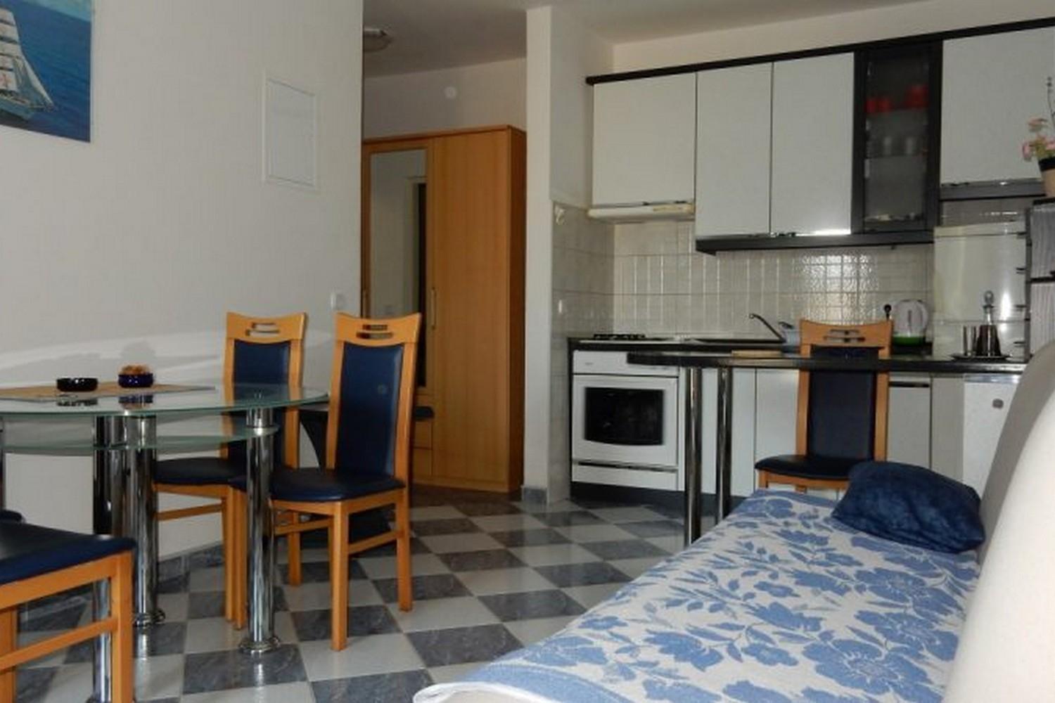 One-Bedroom Apartment with Terrace photo 3