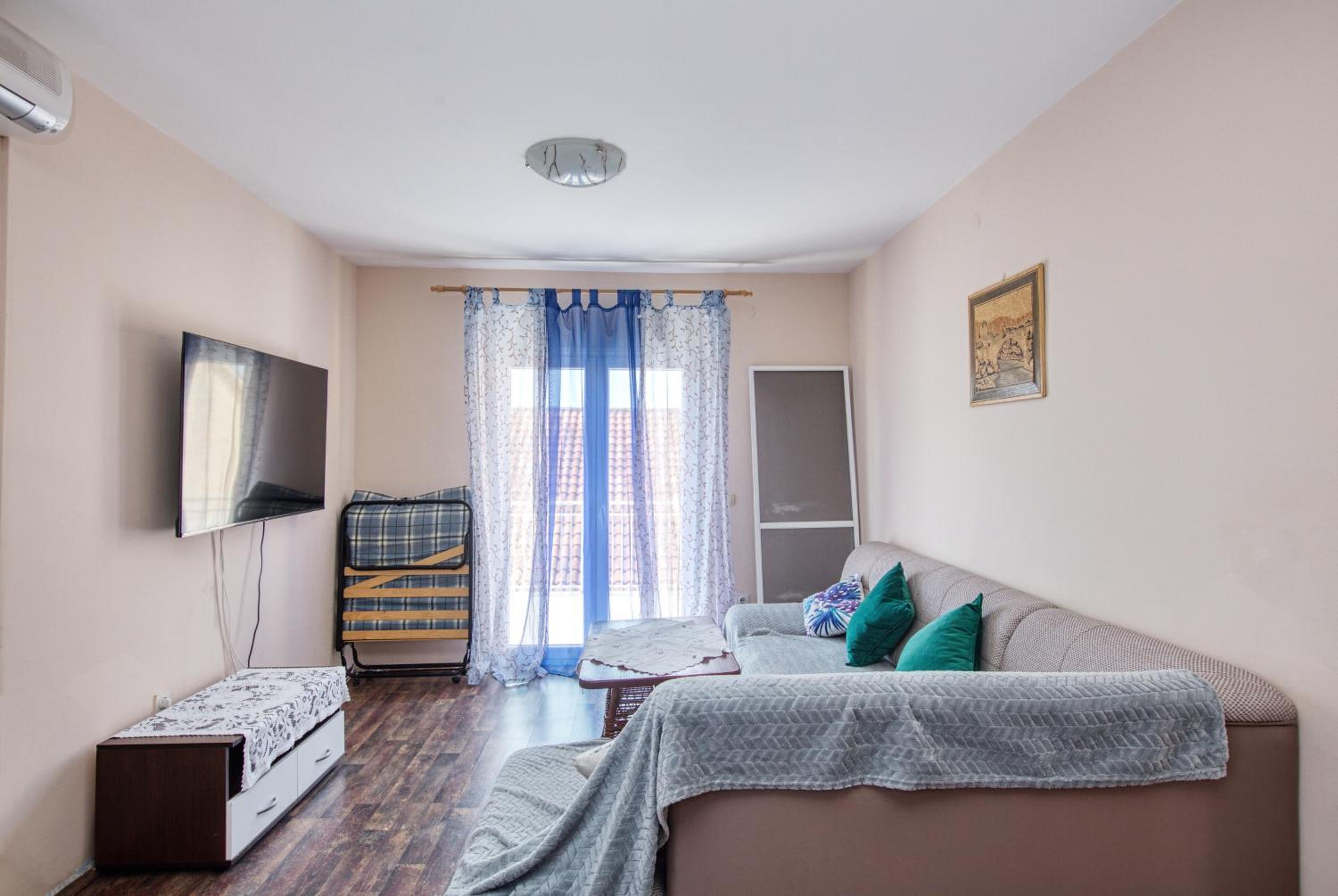 Two-Bedroom Apartment with Terrace and Sea View