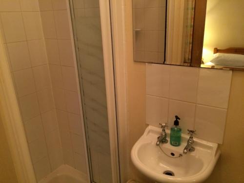 Double Room thumbnail 5