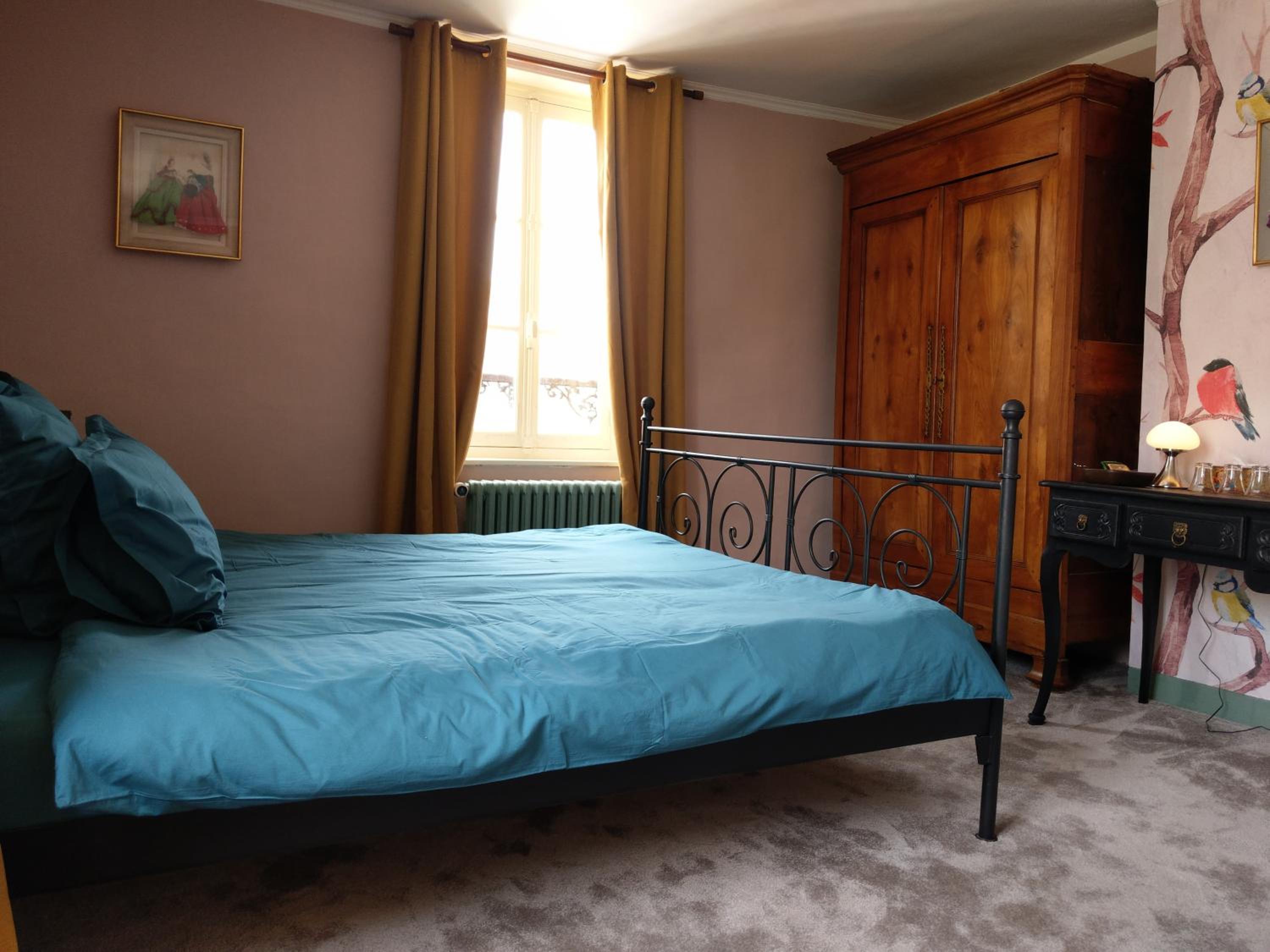 One-Bedroom Apartment - Photo 5