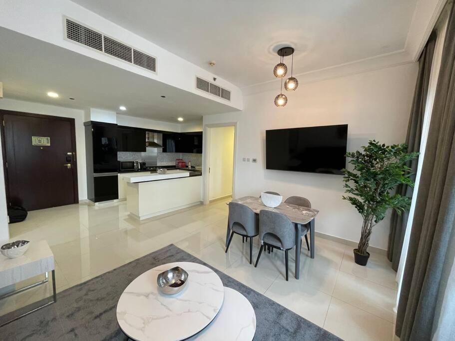 Three-Bedroom Apartment photo 2