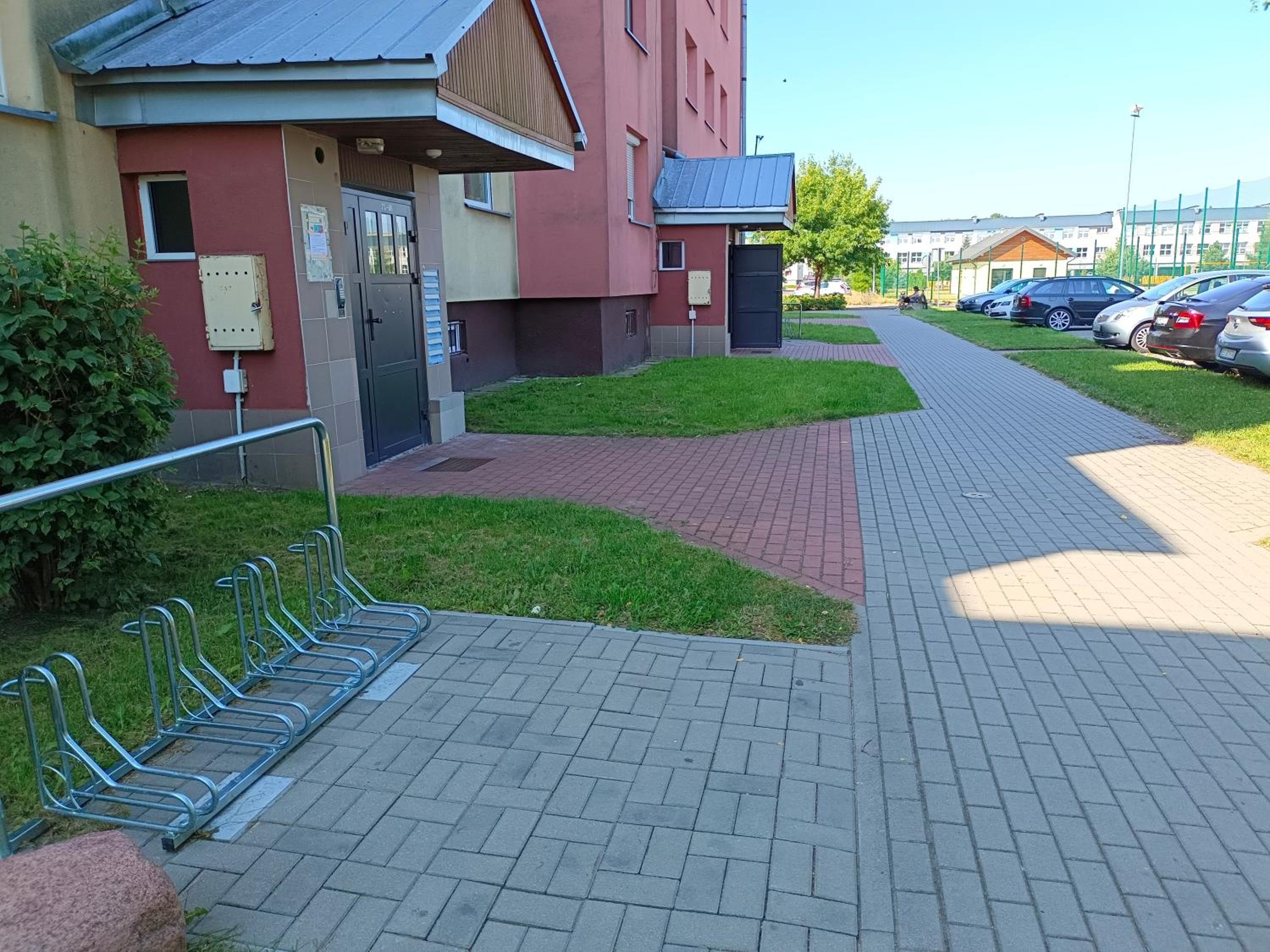 Apartment with Balcony - Photo 23