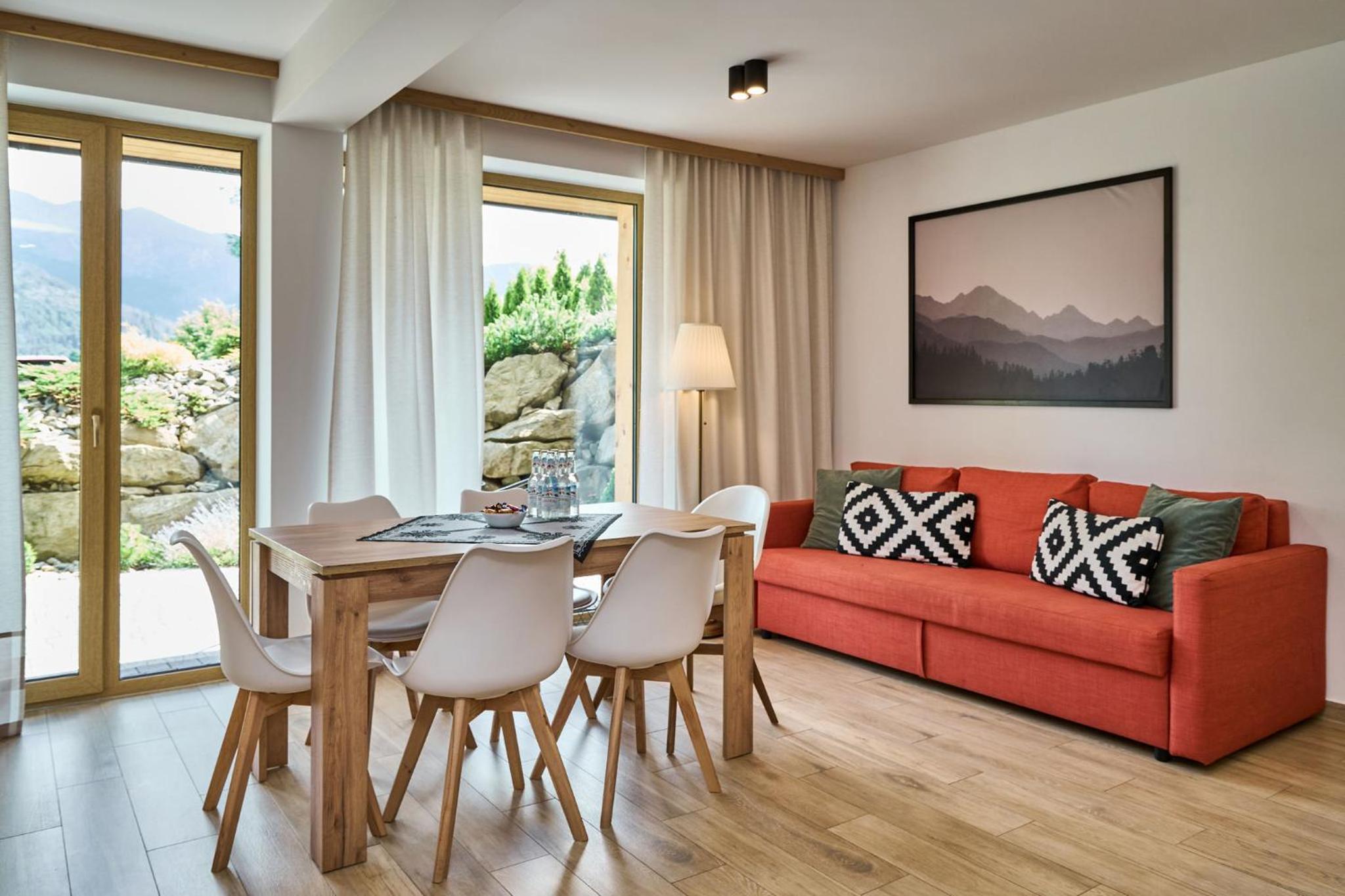 Apartment with Balcony, Fireplace and Mountain View