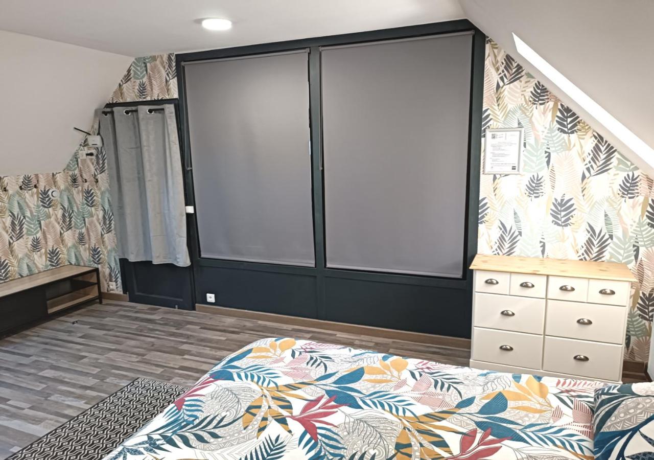 Superior Family Room - Photo 12