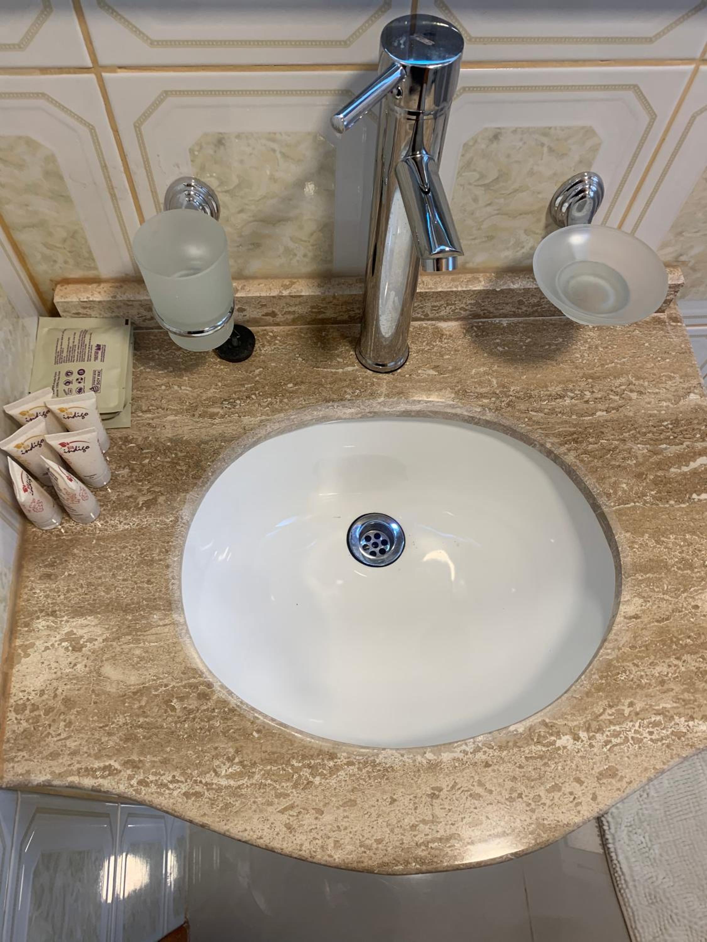 Queen Room with Spa Bath