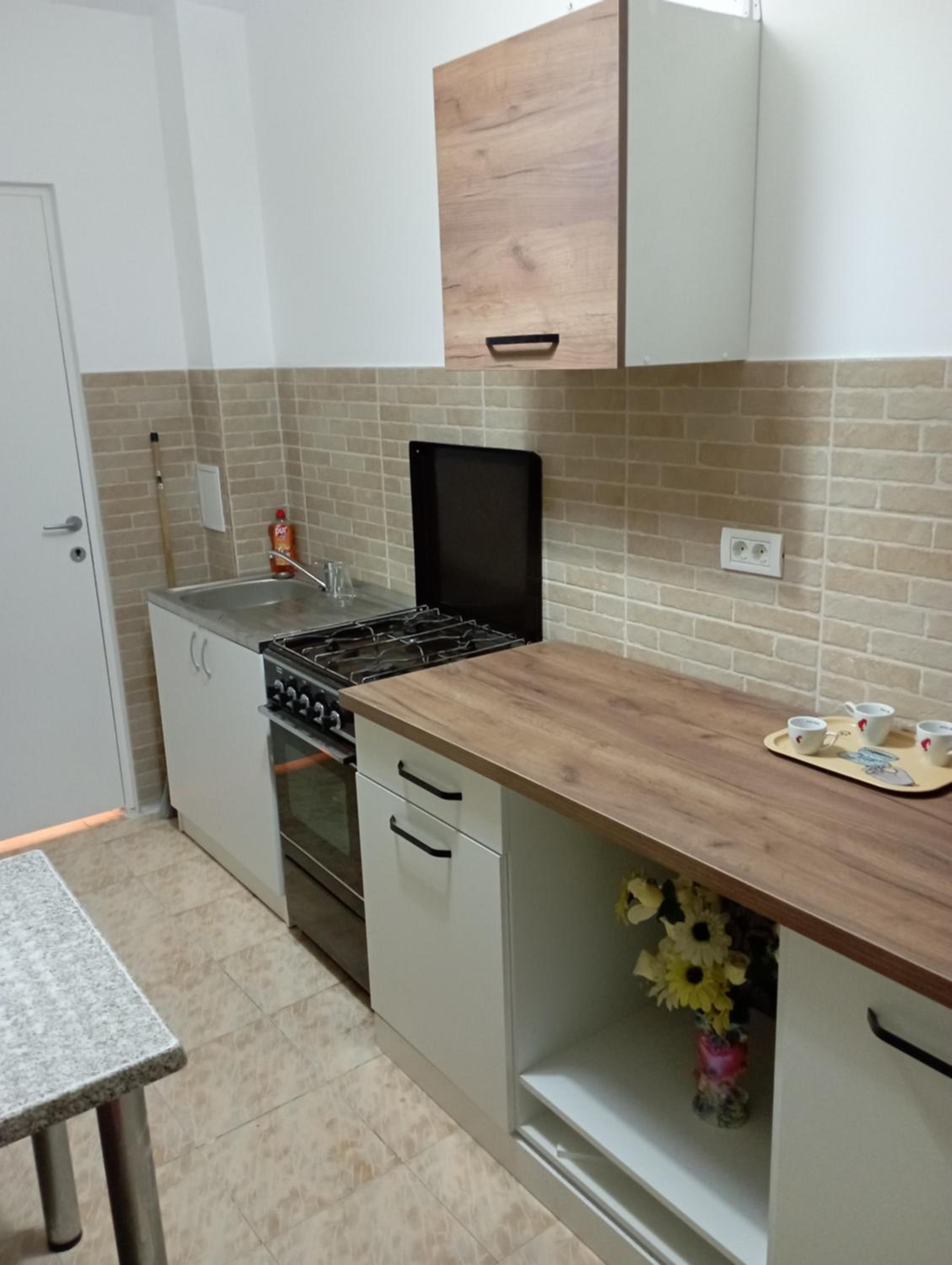 One-Bedroom Apartment - Photo 1