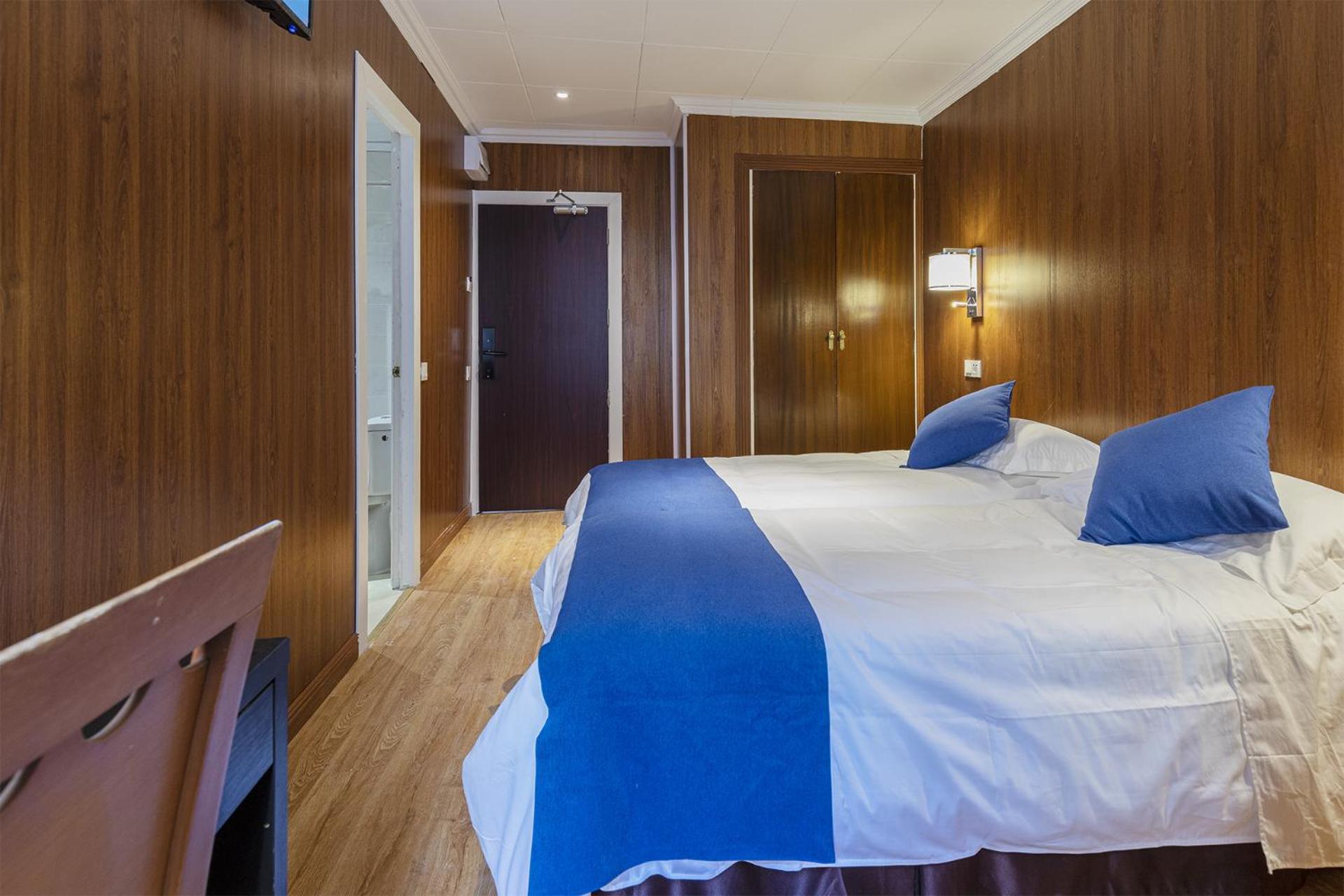 Economy Double Room photo 2