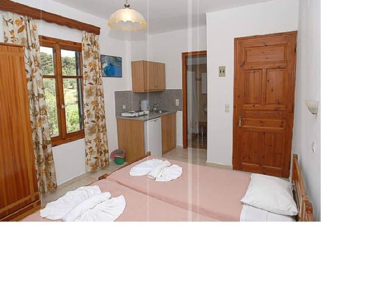 Apartment with Balcony - Photo 6