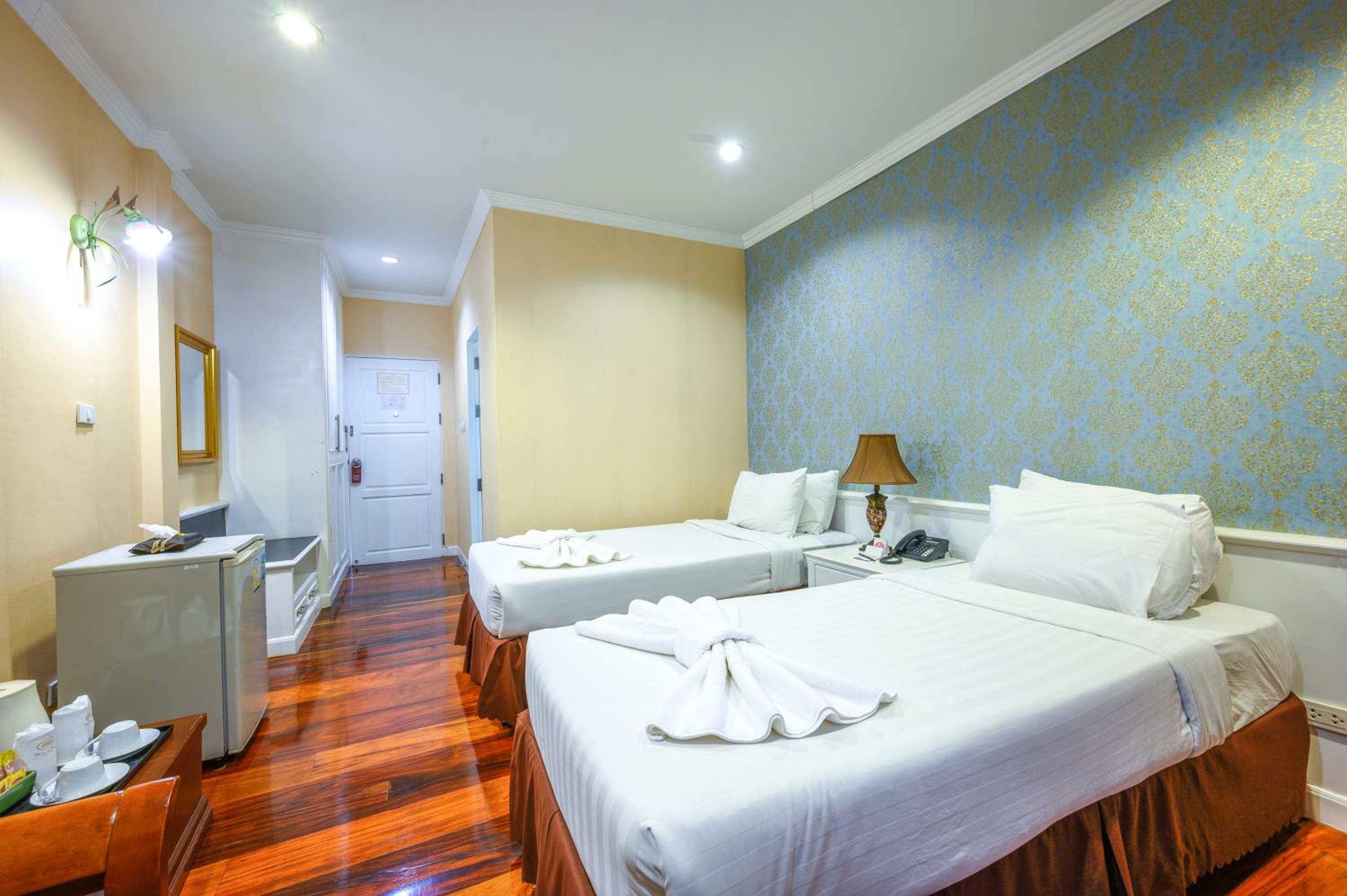 Standard Twin Room
