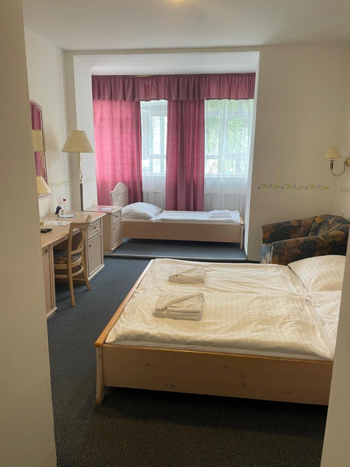 Triple Room with Bathroom photo 1