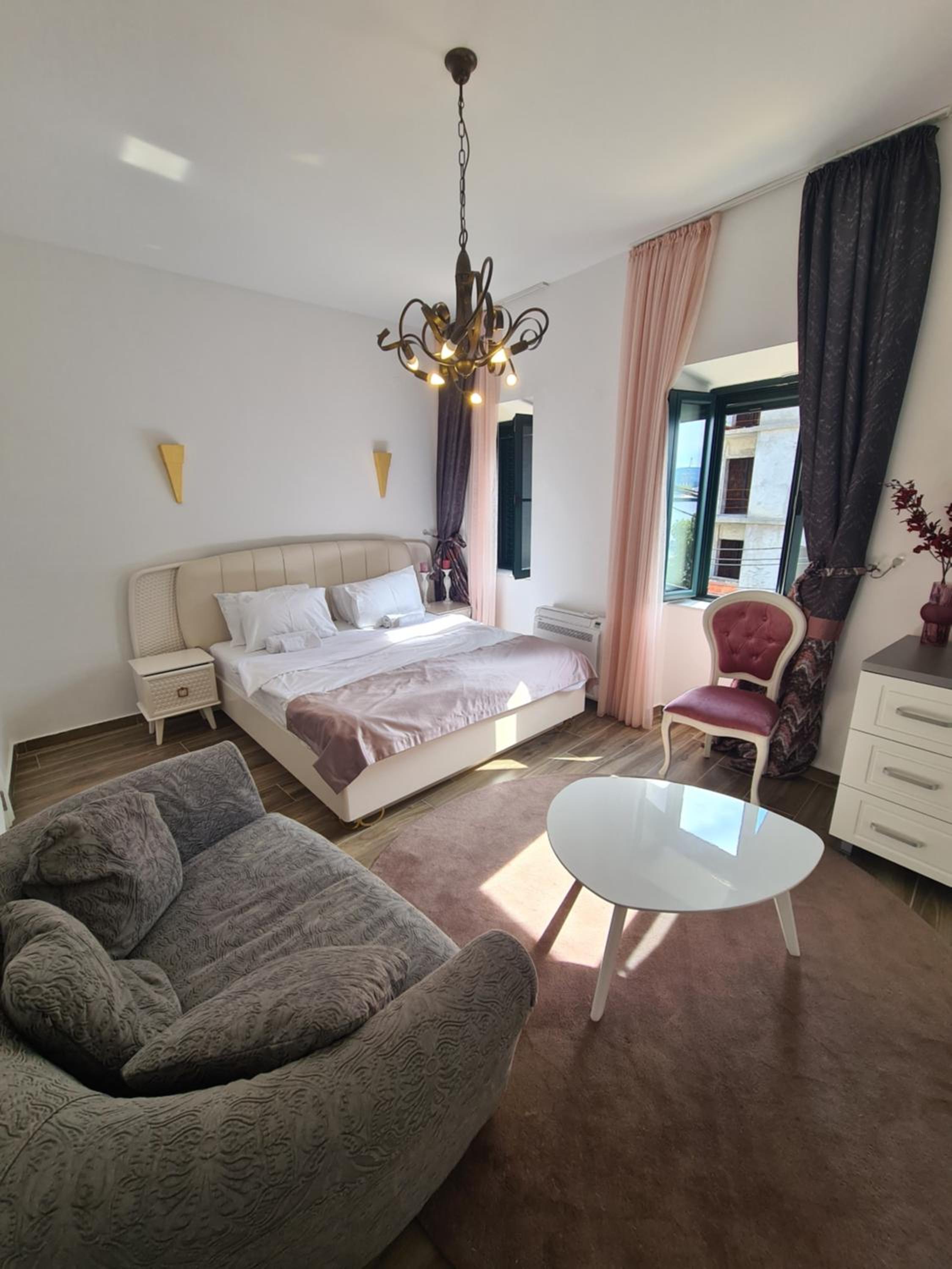 Deluxe Double Room with Side Sea View