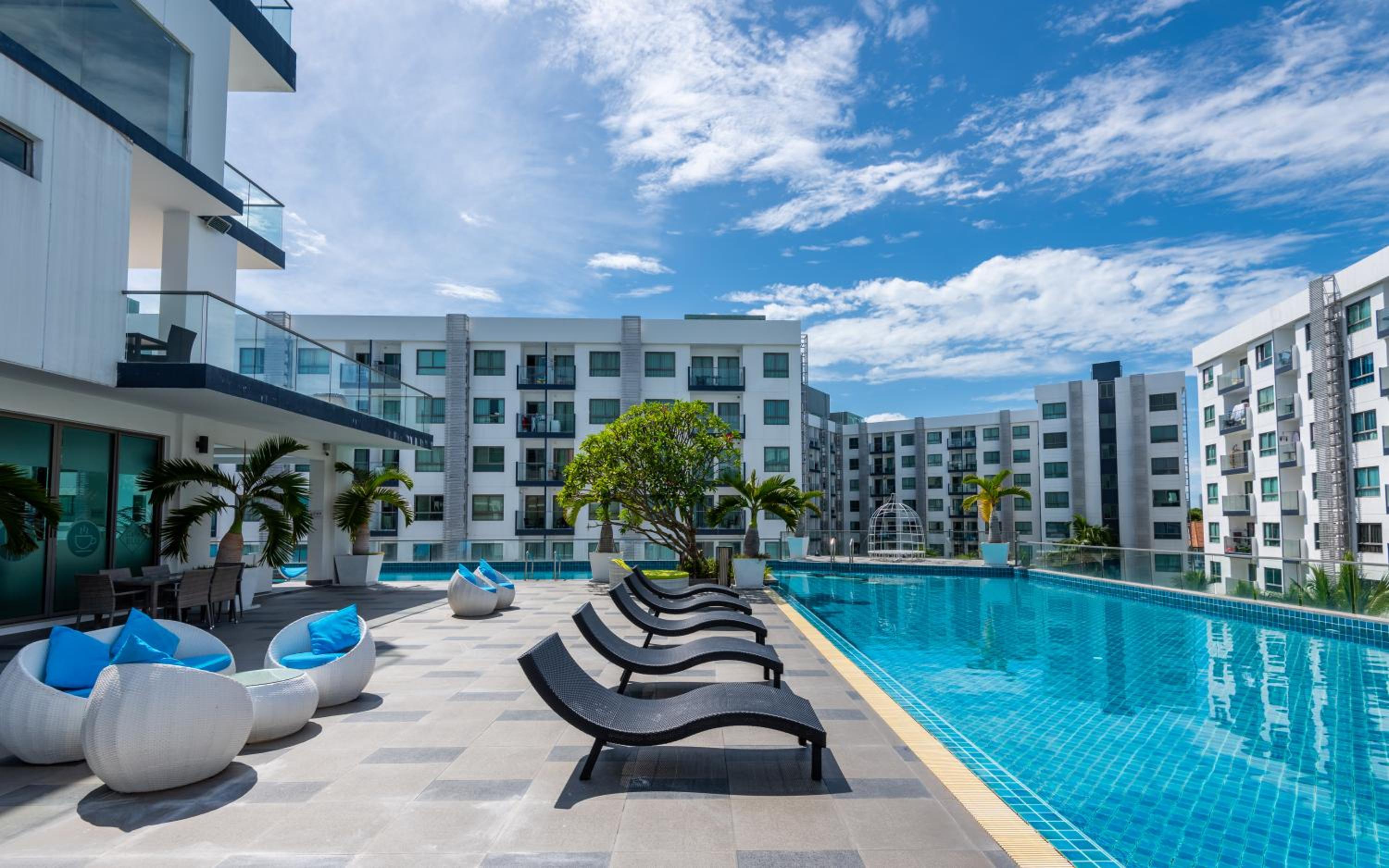 Apartment with Pool View  photo 2