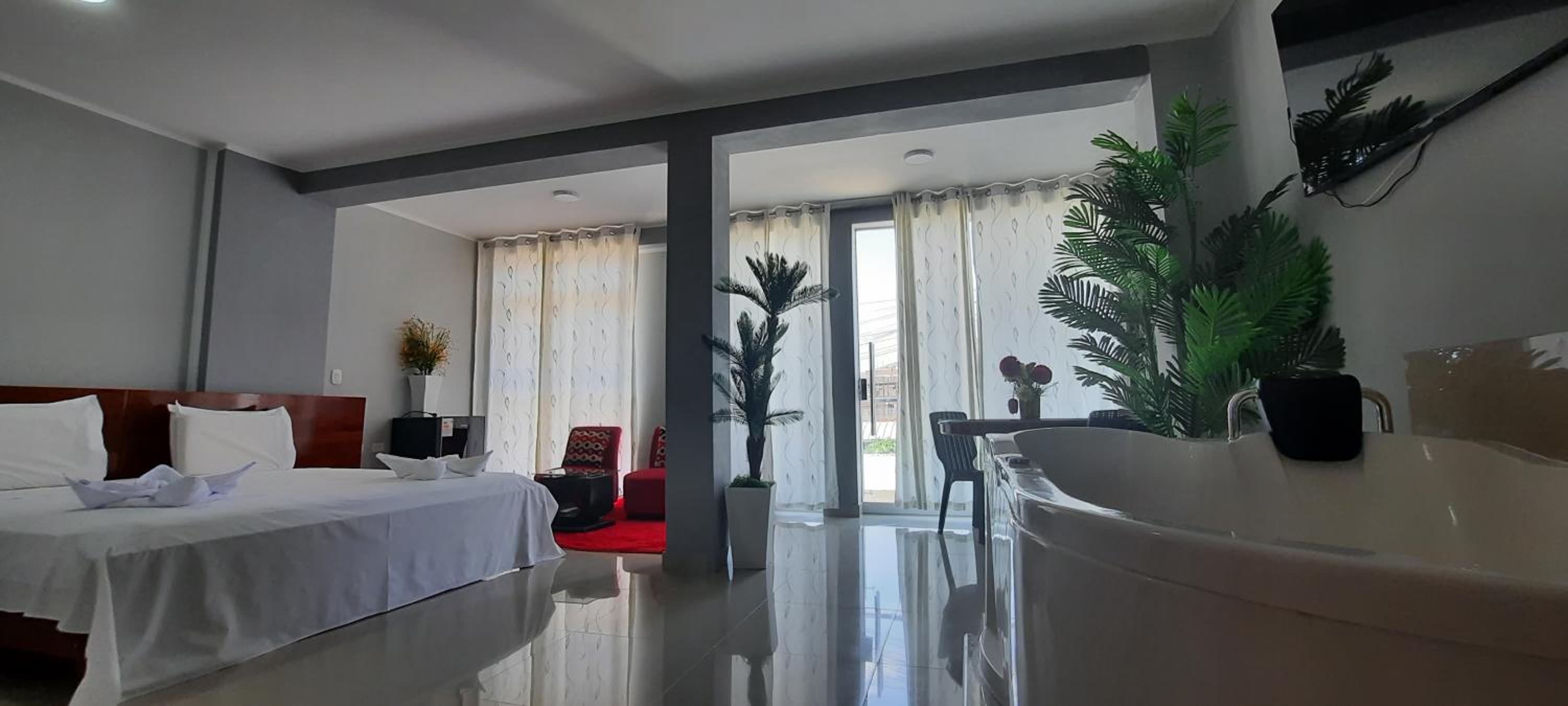 Deluxe King Suite