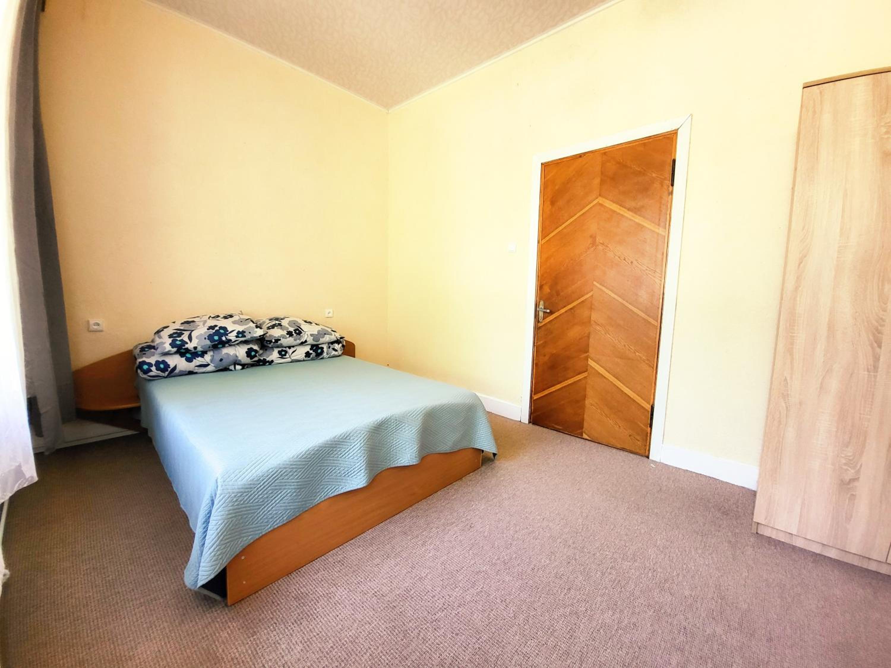 Double Room with Shared Bathroom photo 2