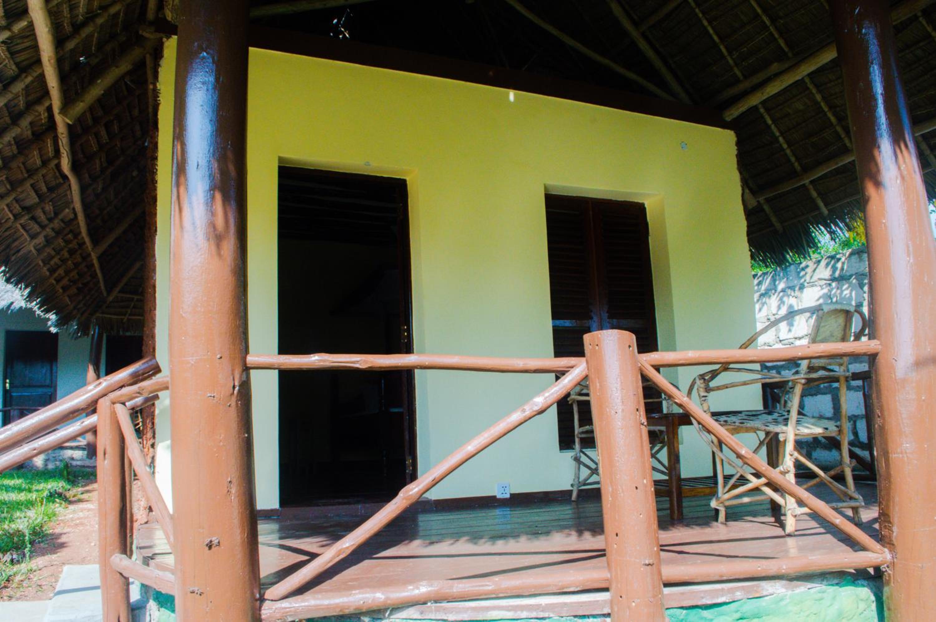 Deluxe Room (2 Adults + 1 Child)