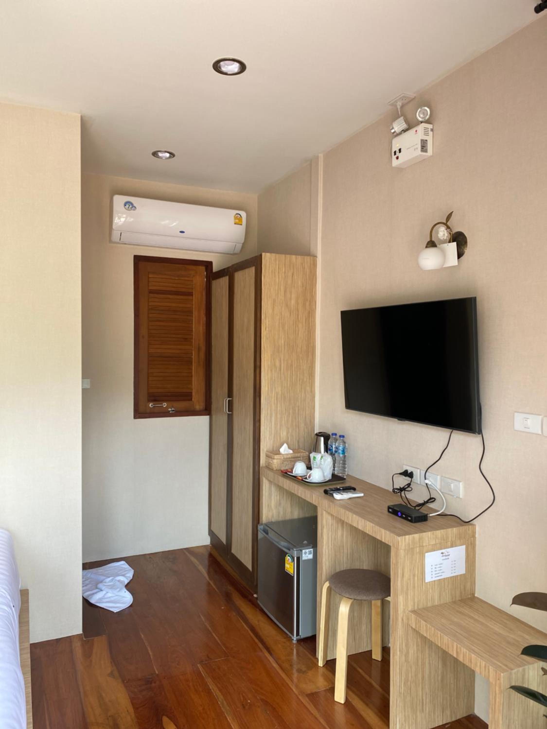 Deluxe Room - Photo 3