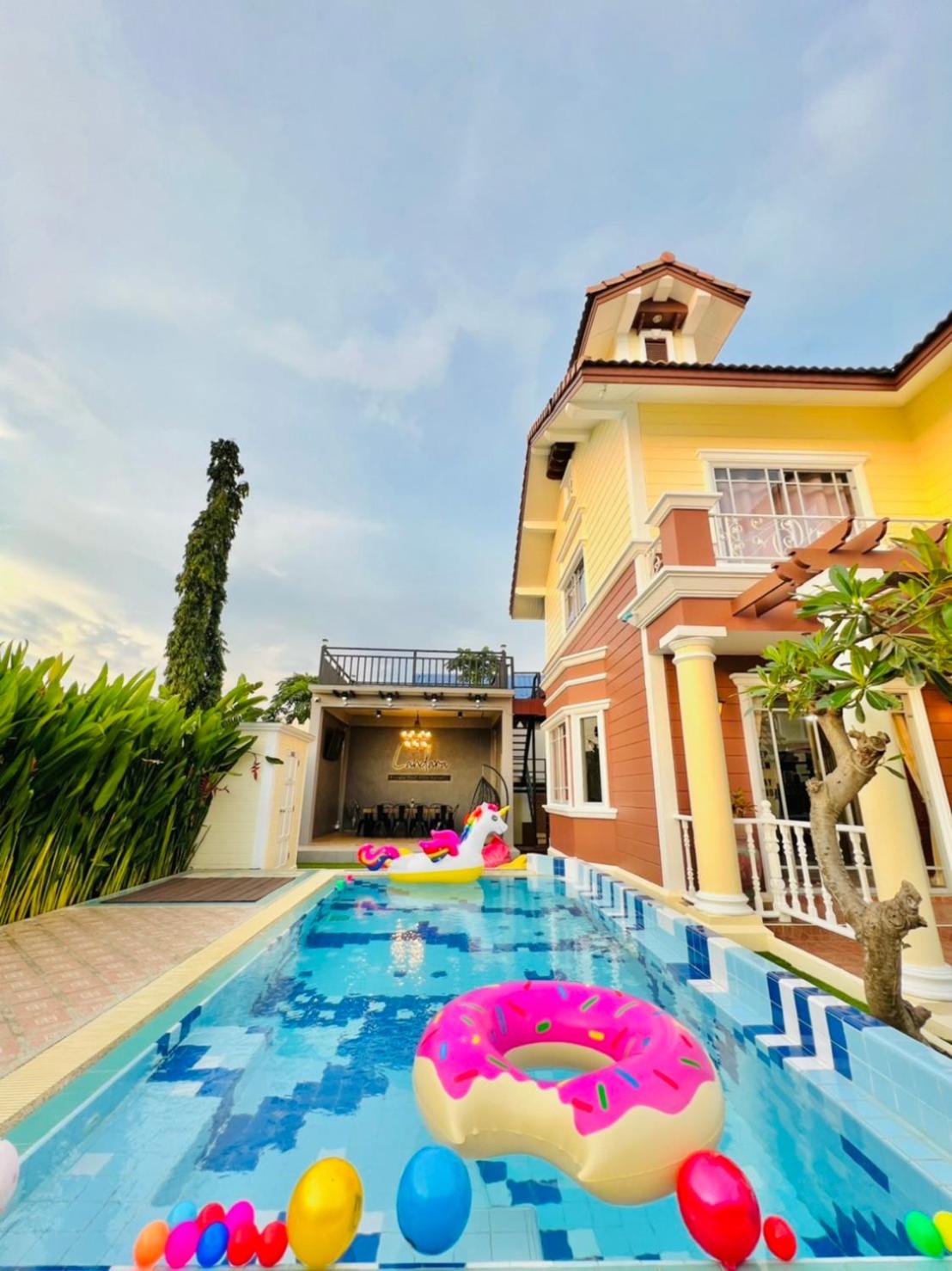 Three-Bedroom Villa photo 1