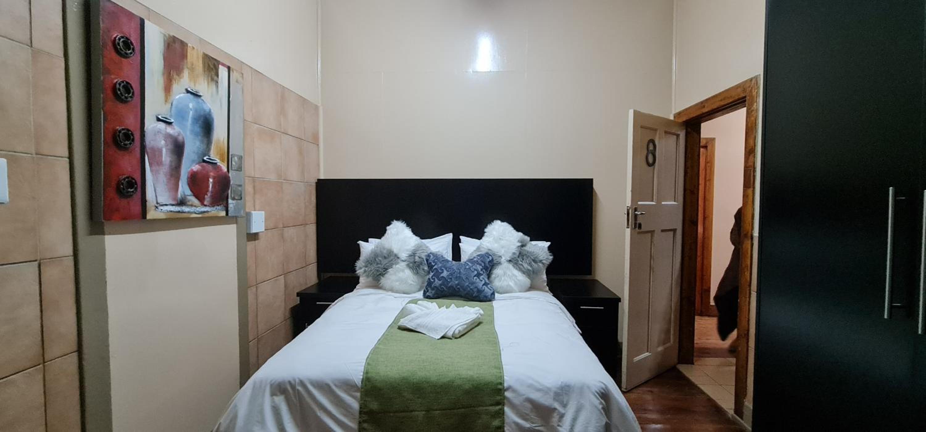 Double or Twin Room with Private Bathroom - Photo 15