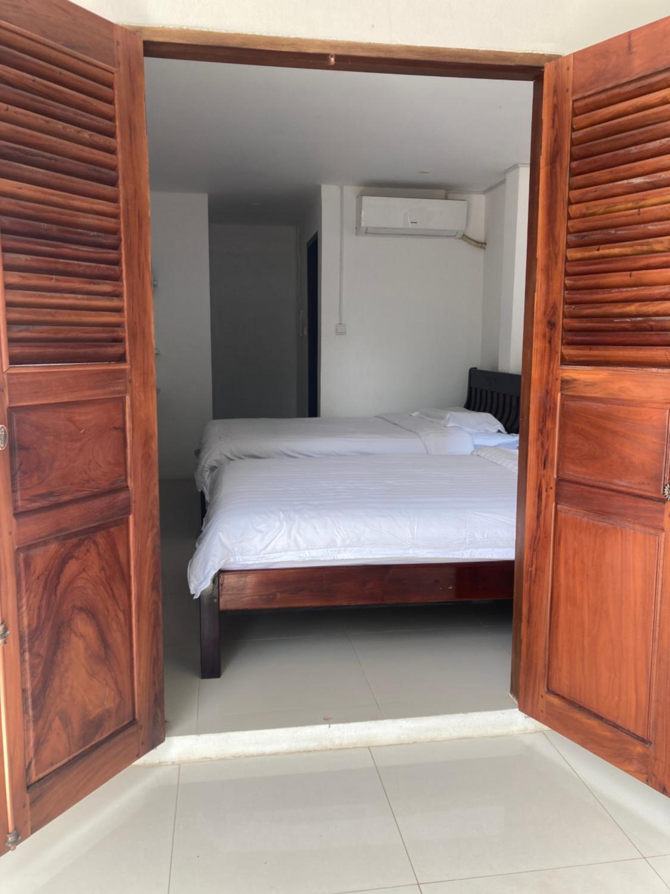 Twin Room with Private Bathroom