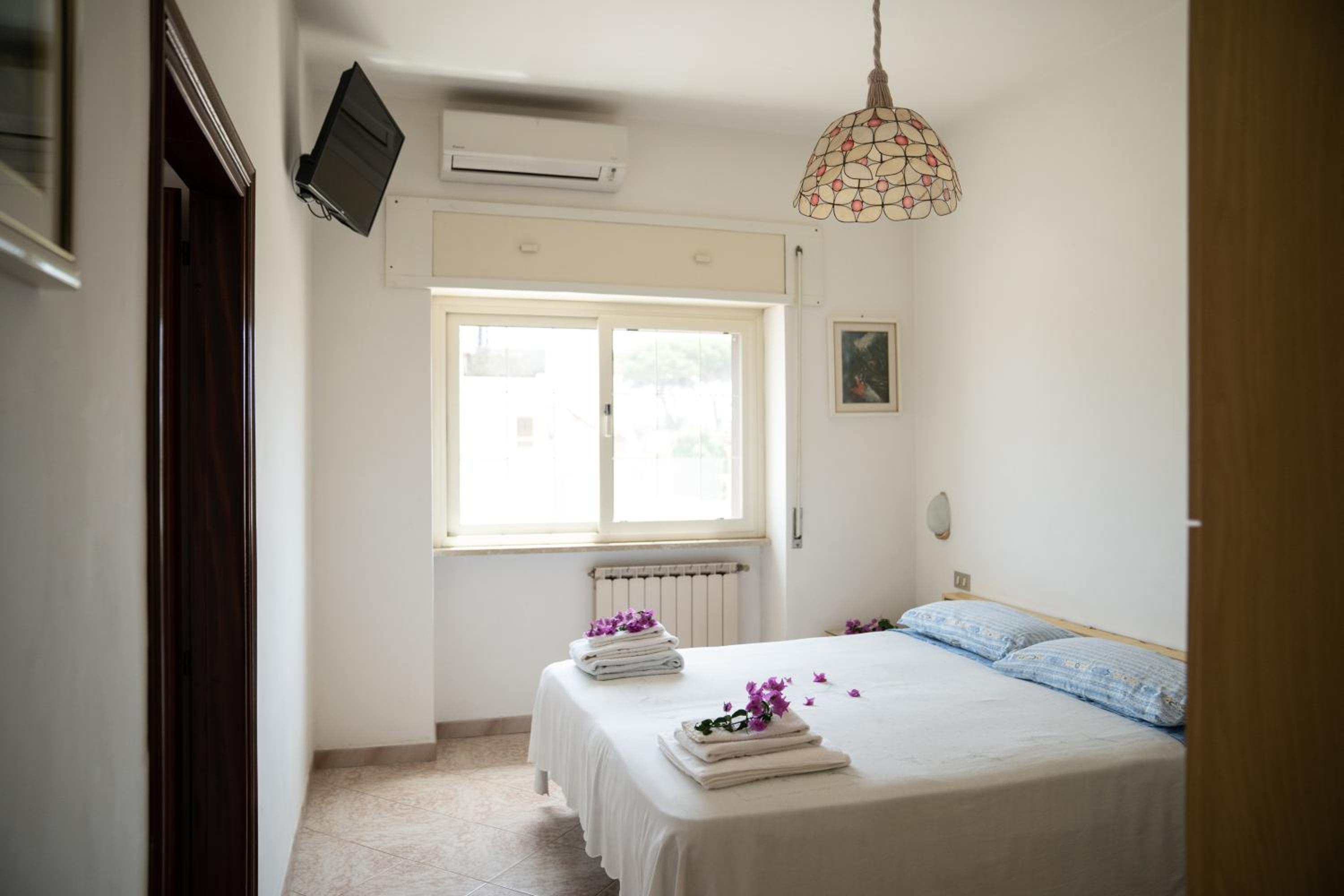 Quadruple Room with Private Bathroom photo 3