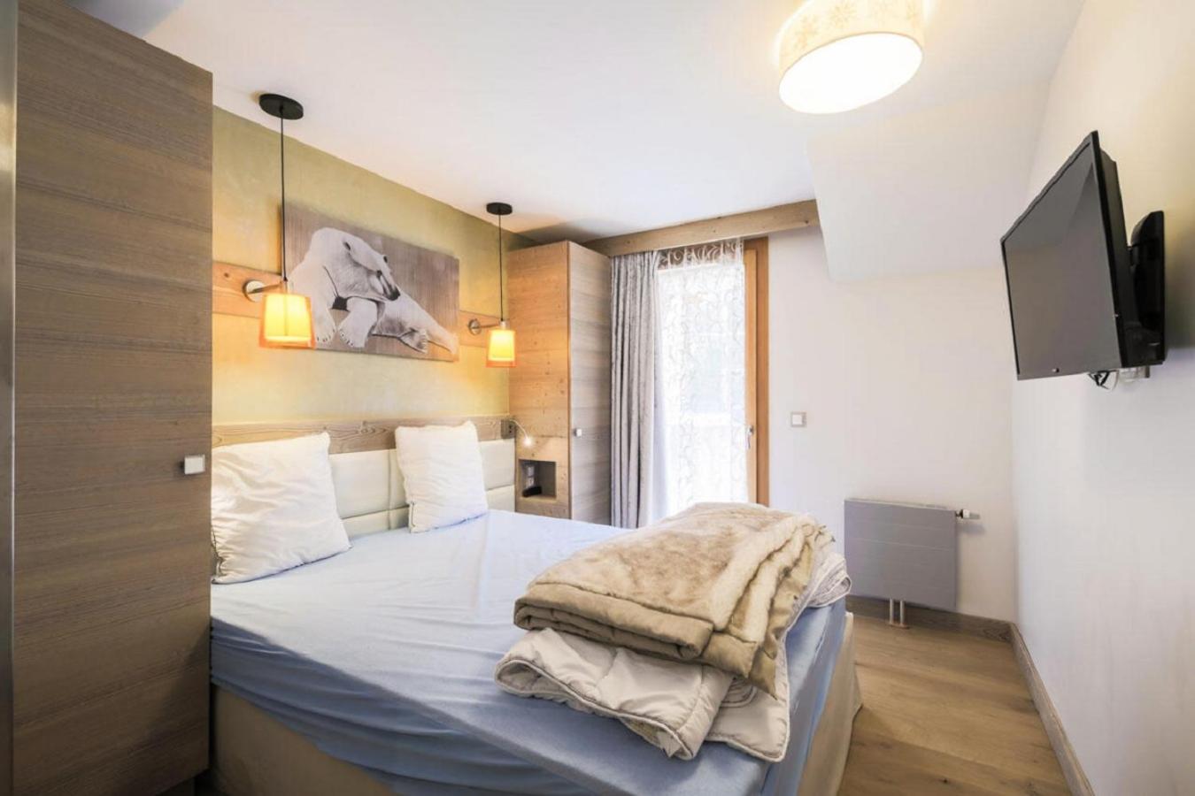 Prestige Three-Bedroom Apartment (8 People)