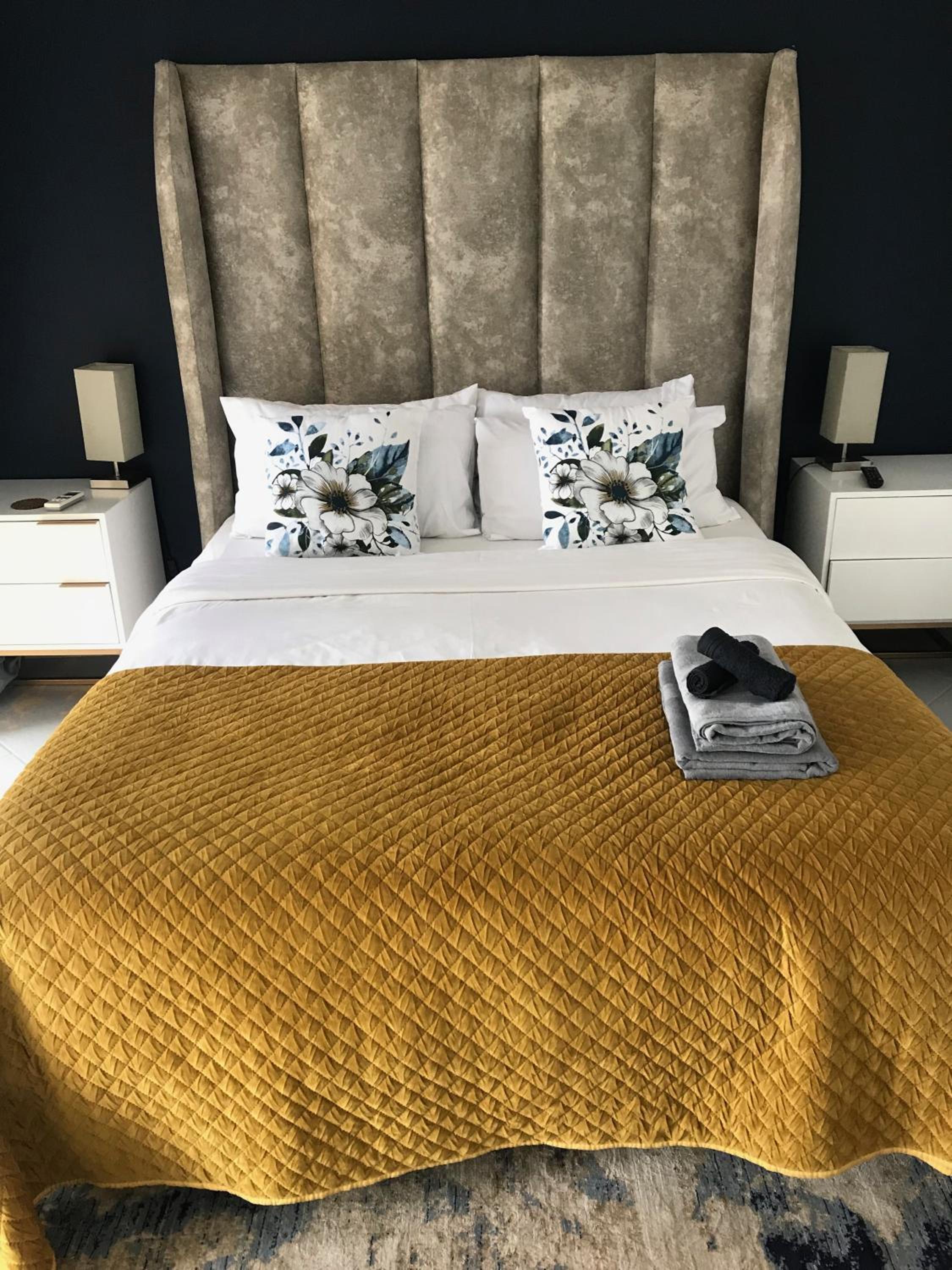 Queen Room photo 1