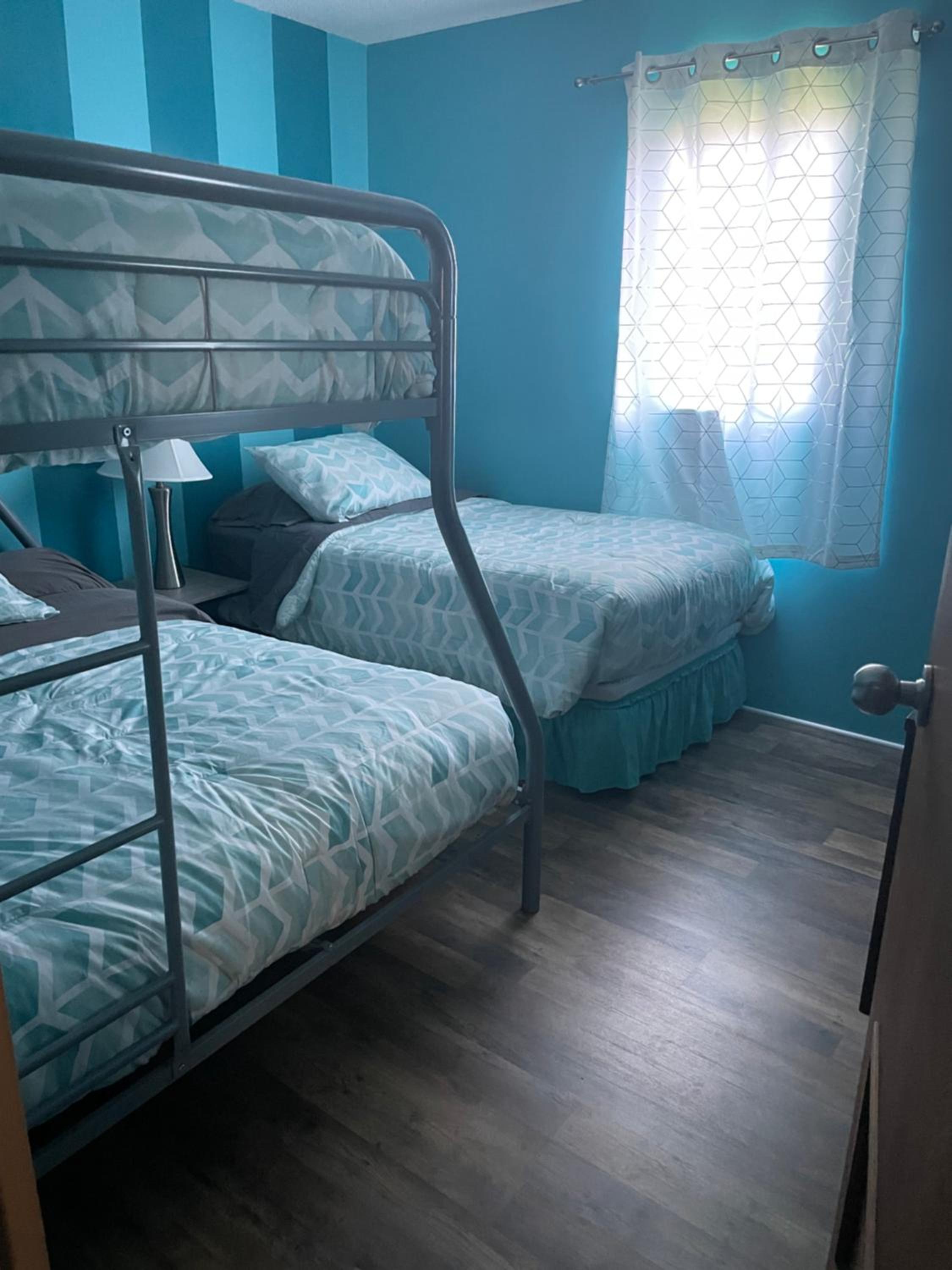 Two-Bedroom Suite - Photo 2