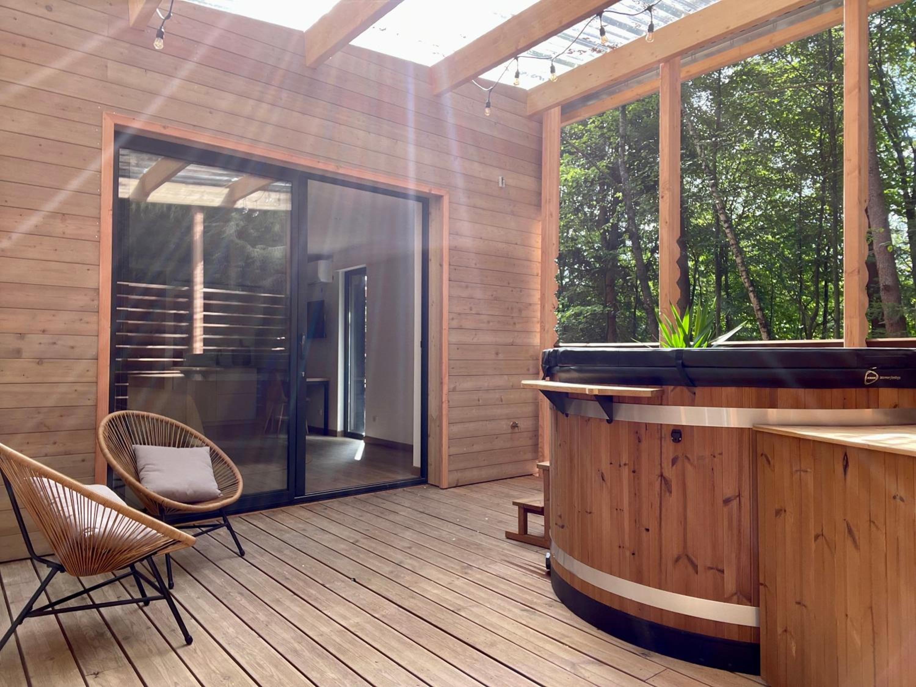 Superior Chalet - Photo 2