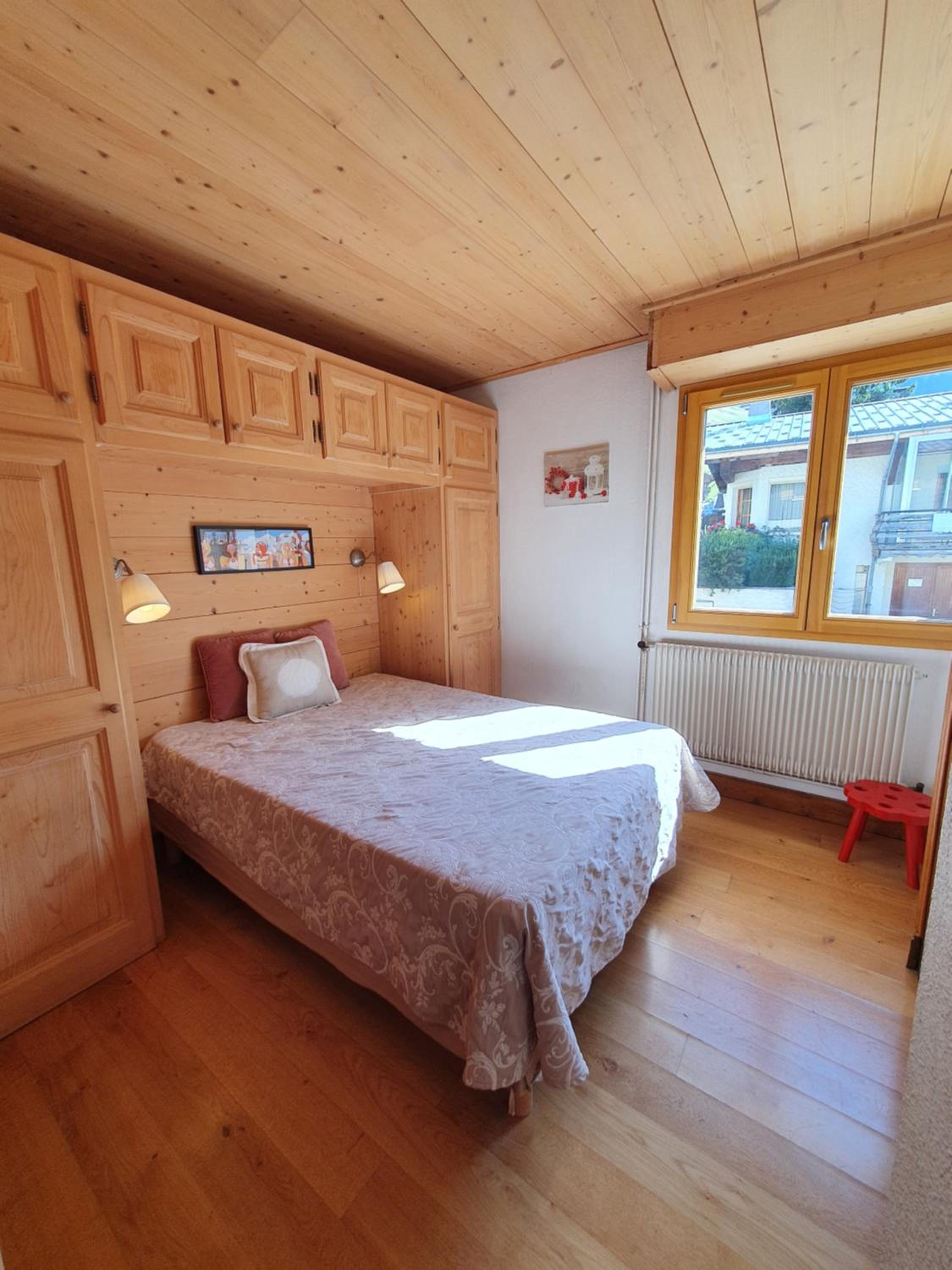 Two-Bedroom Apartment - Photo 2