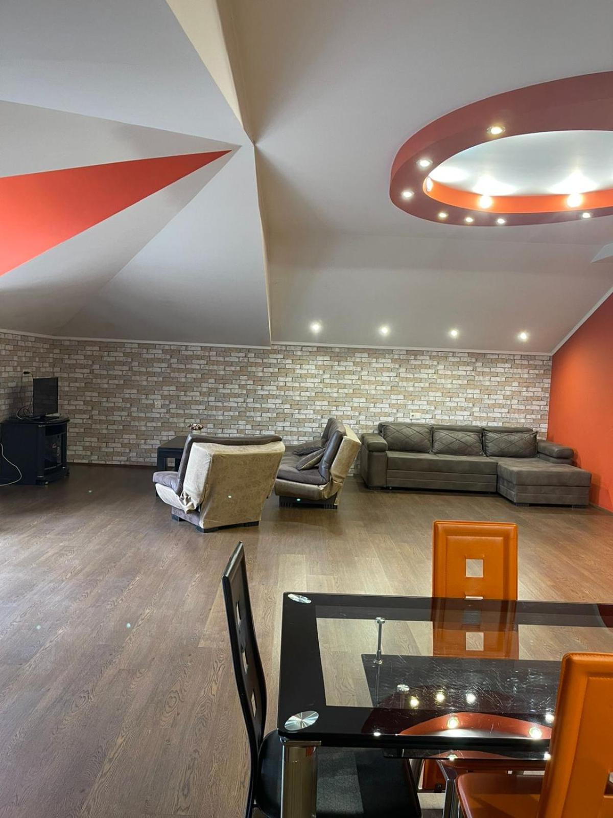 Deluxe Family Room photo 3