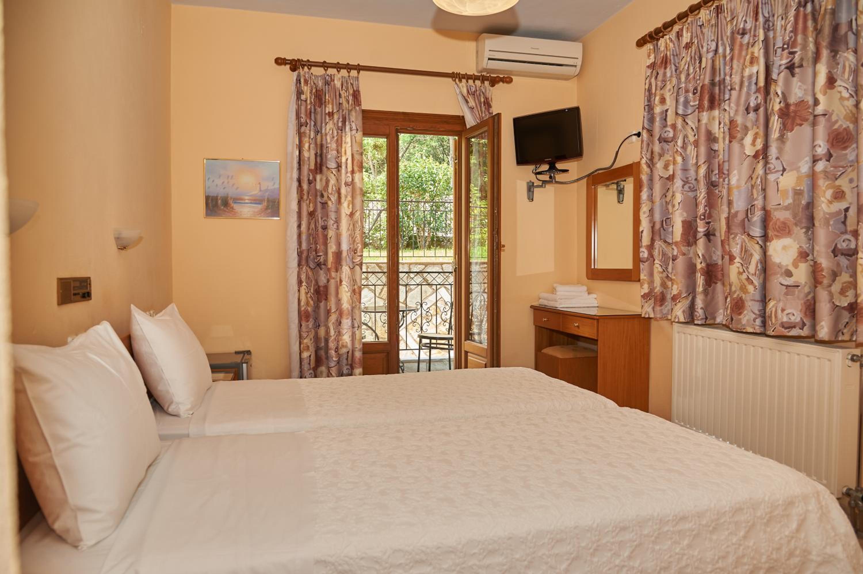 Standard Twin Room photo 1
