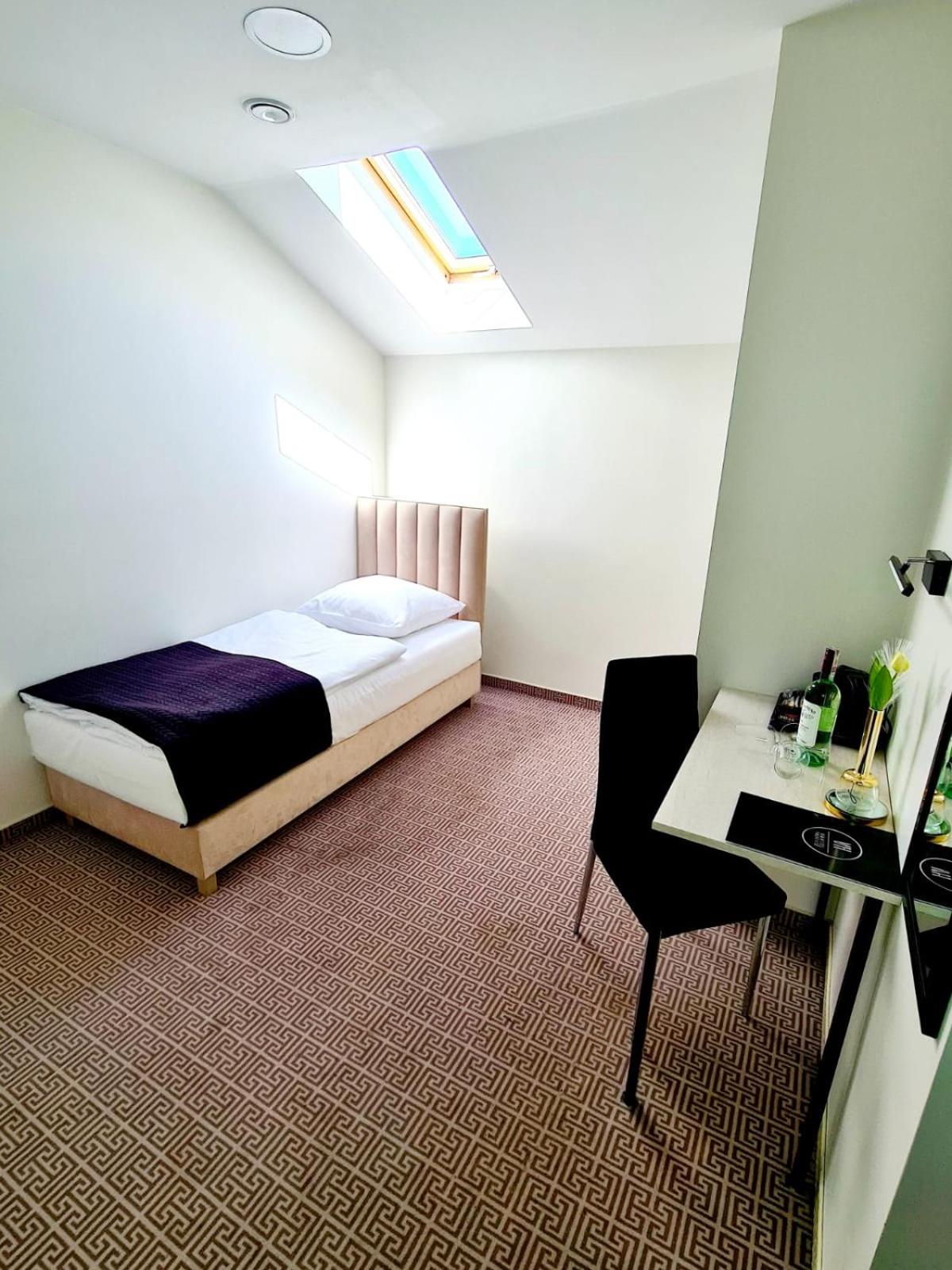 Standard Single Room with Shower photo 1