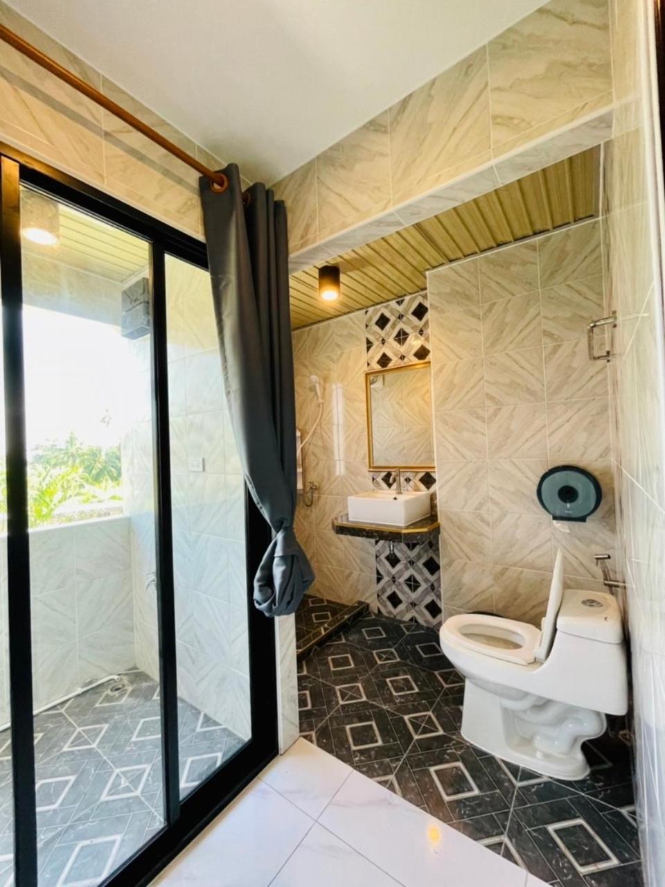 Double Room - Photo 19