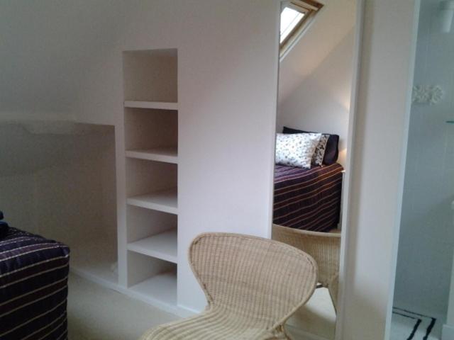 Small Twin Room - Photo 6