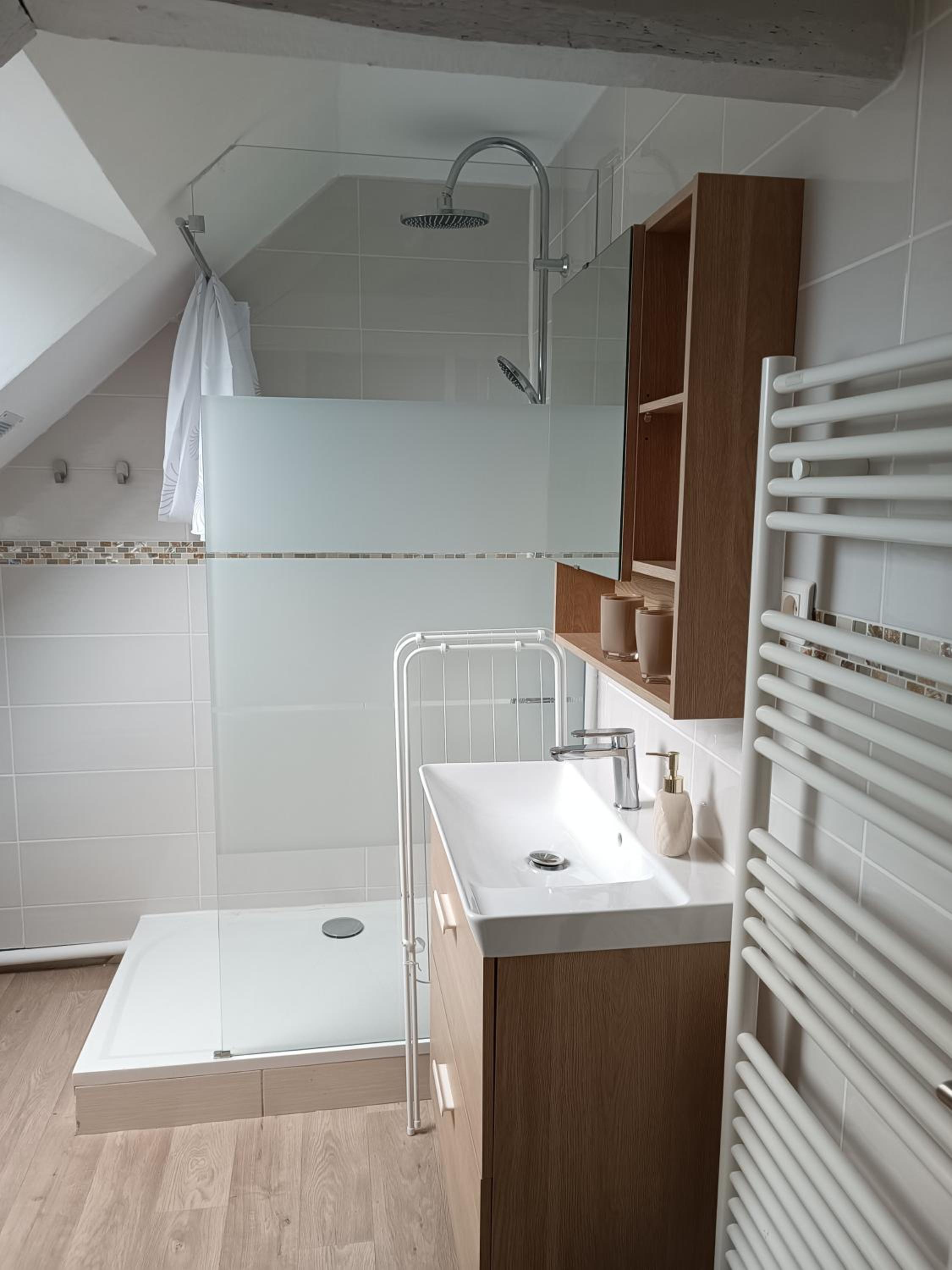 One-Bedroom Apartment - Photo 1