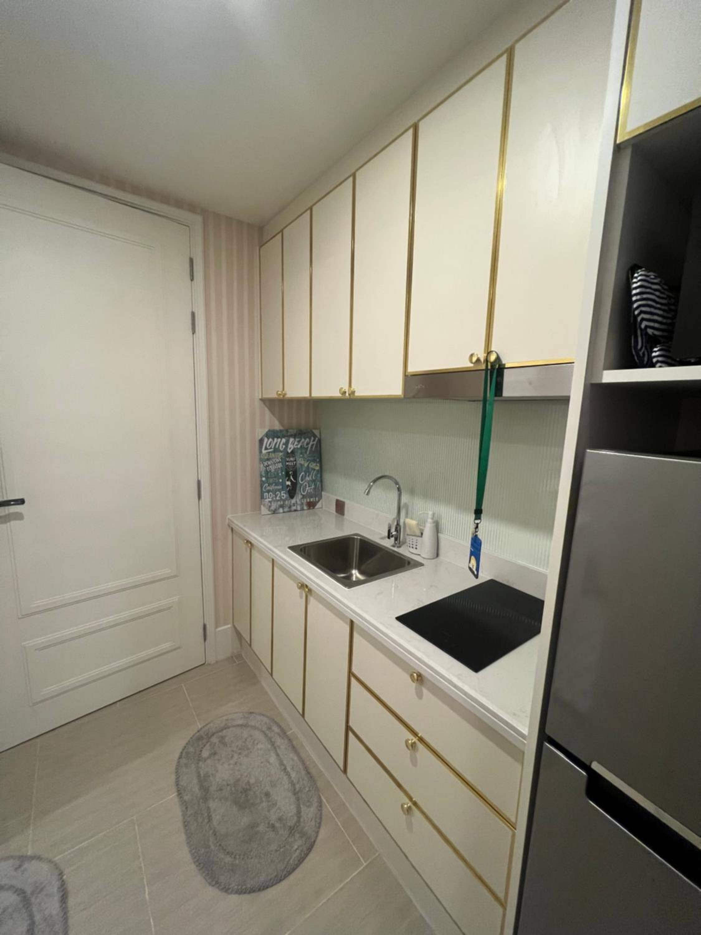 One-Bedroom Apartment - Photo 13