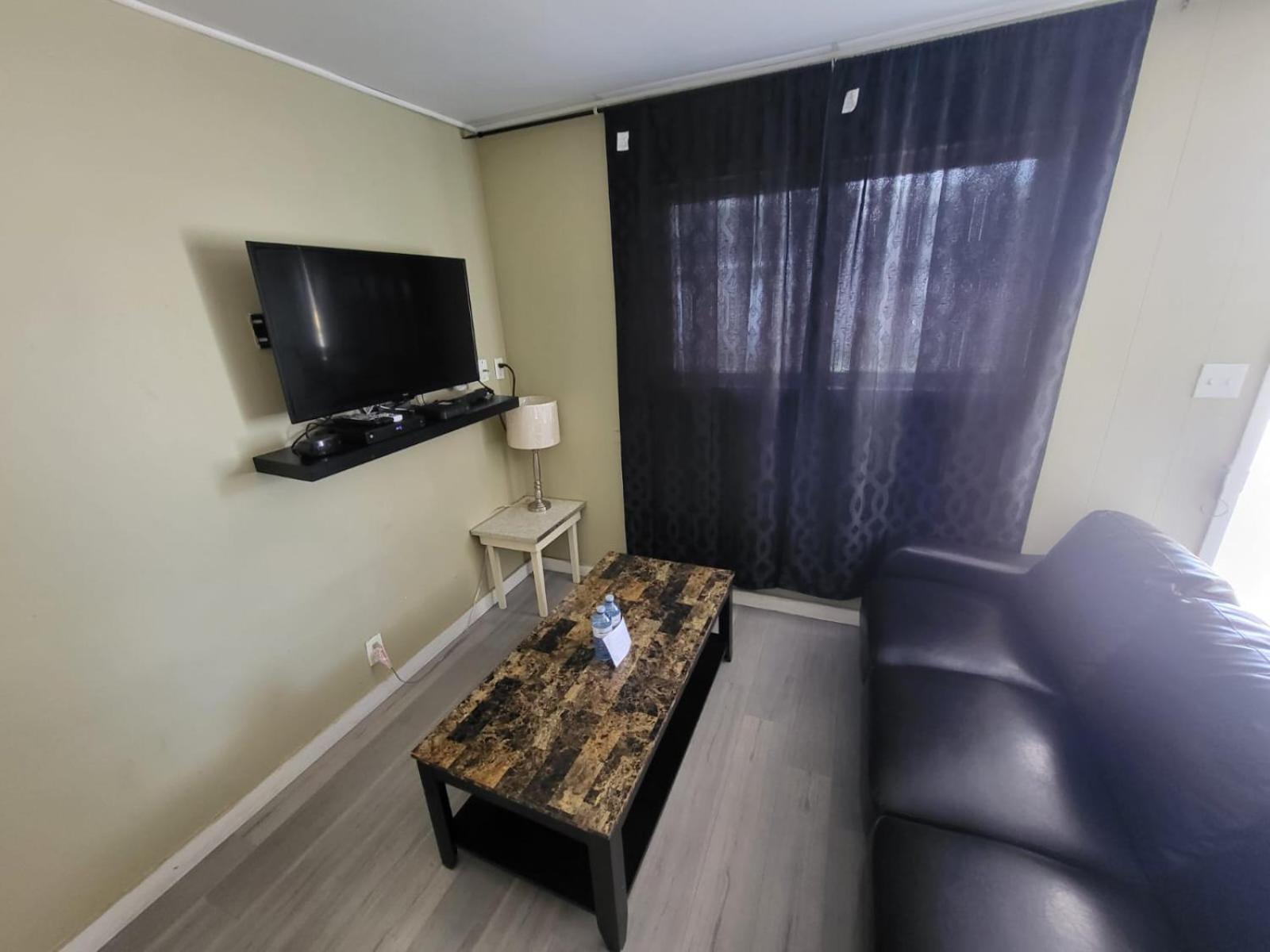 Queen Room with Two Queen Beds photo 1