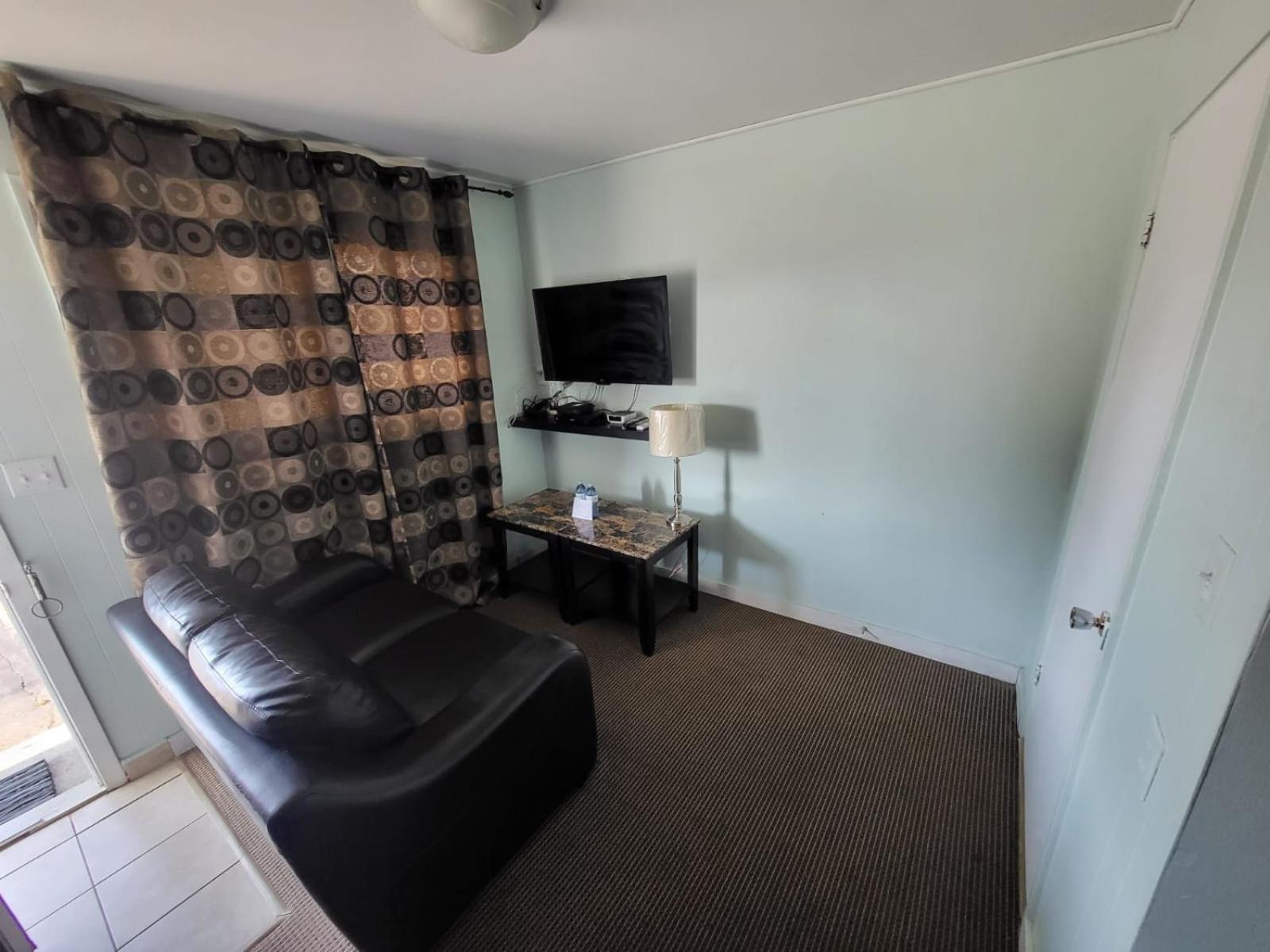 Queen Room with Two Queen Beds photo 3